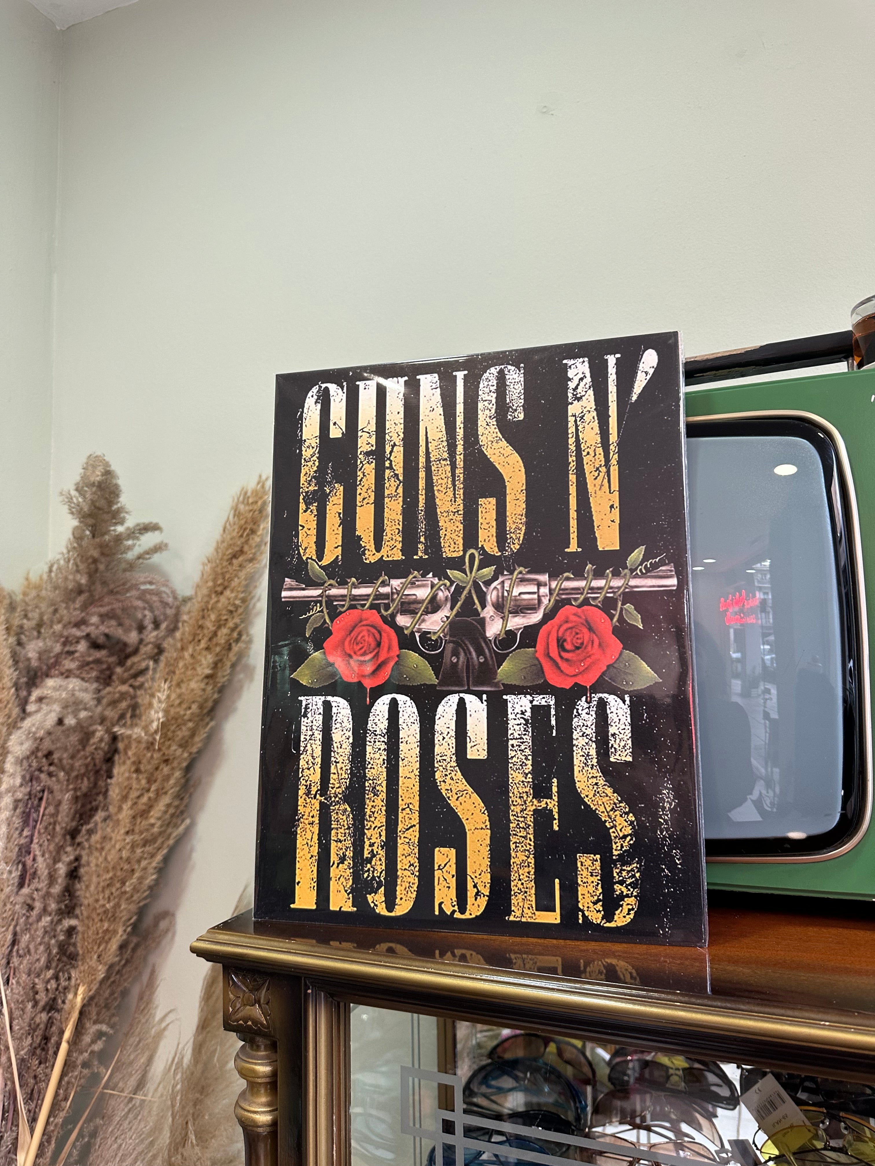 Cómo Conseguir Un Póster De Guns N' Roses Para Decorar Tu Habitación