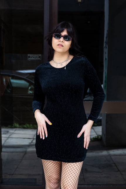 Super cute velvet black dress with floral pattern (S)