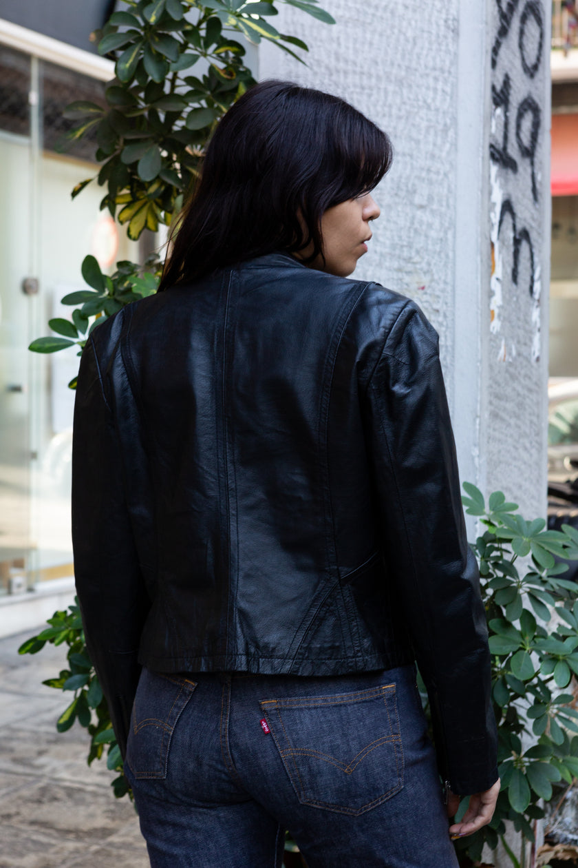 Super hot genuine leather jacket with zippered pockets