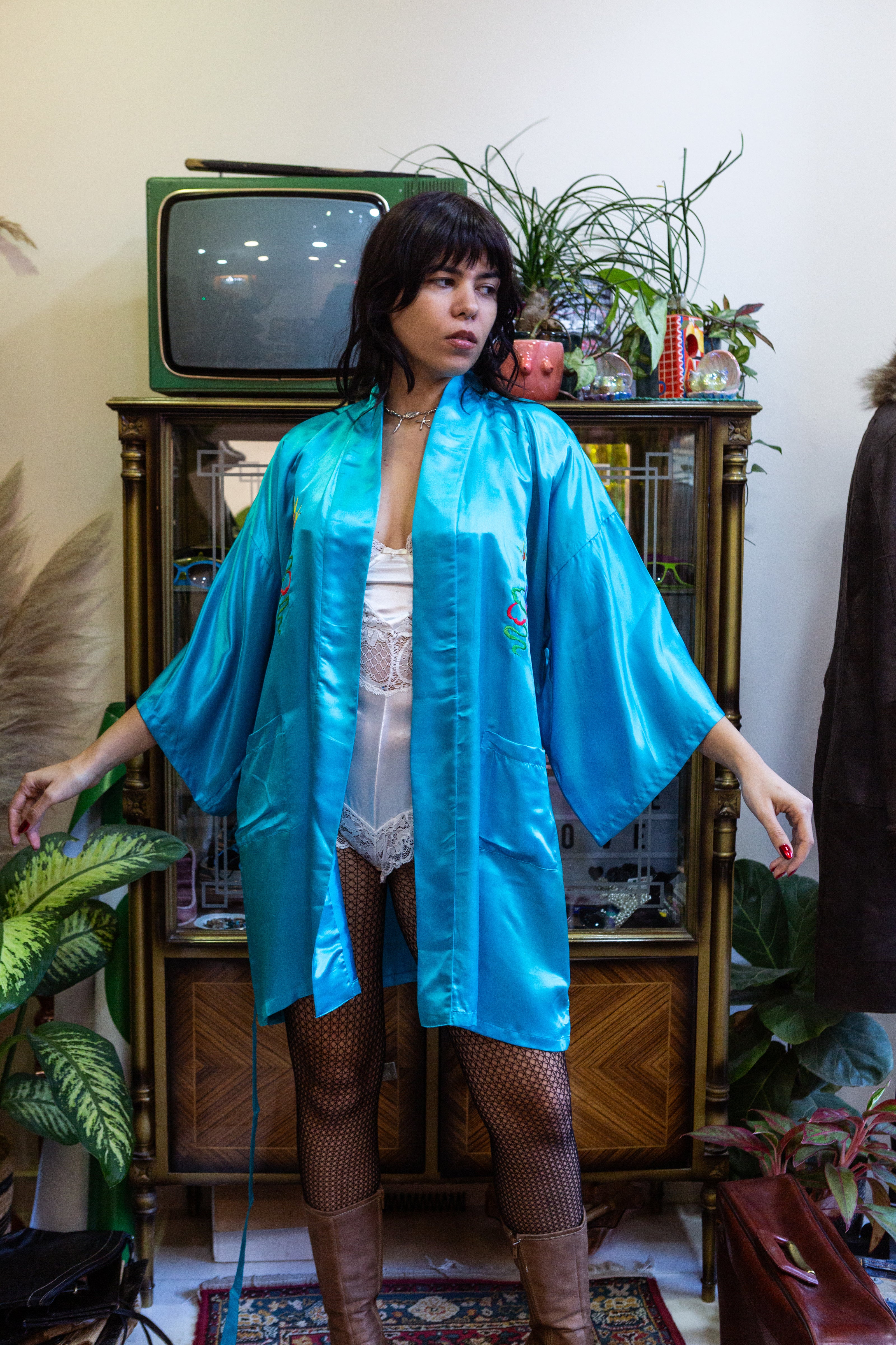 Stunning 100% silk chinese dragon robe with hand embroidery