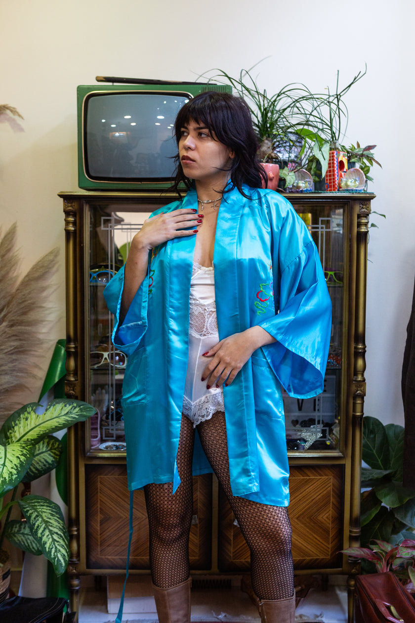 Stunning 100% silk chinese dragon robe with hand embroidery