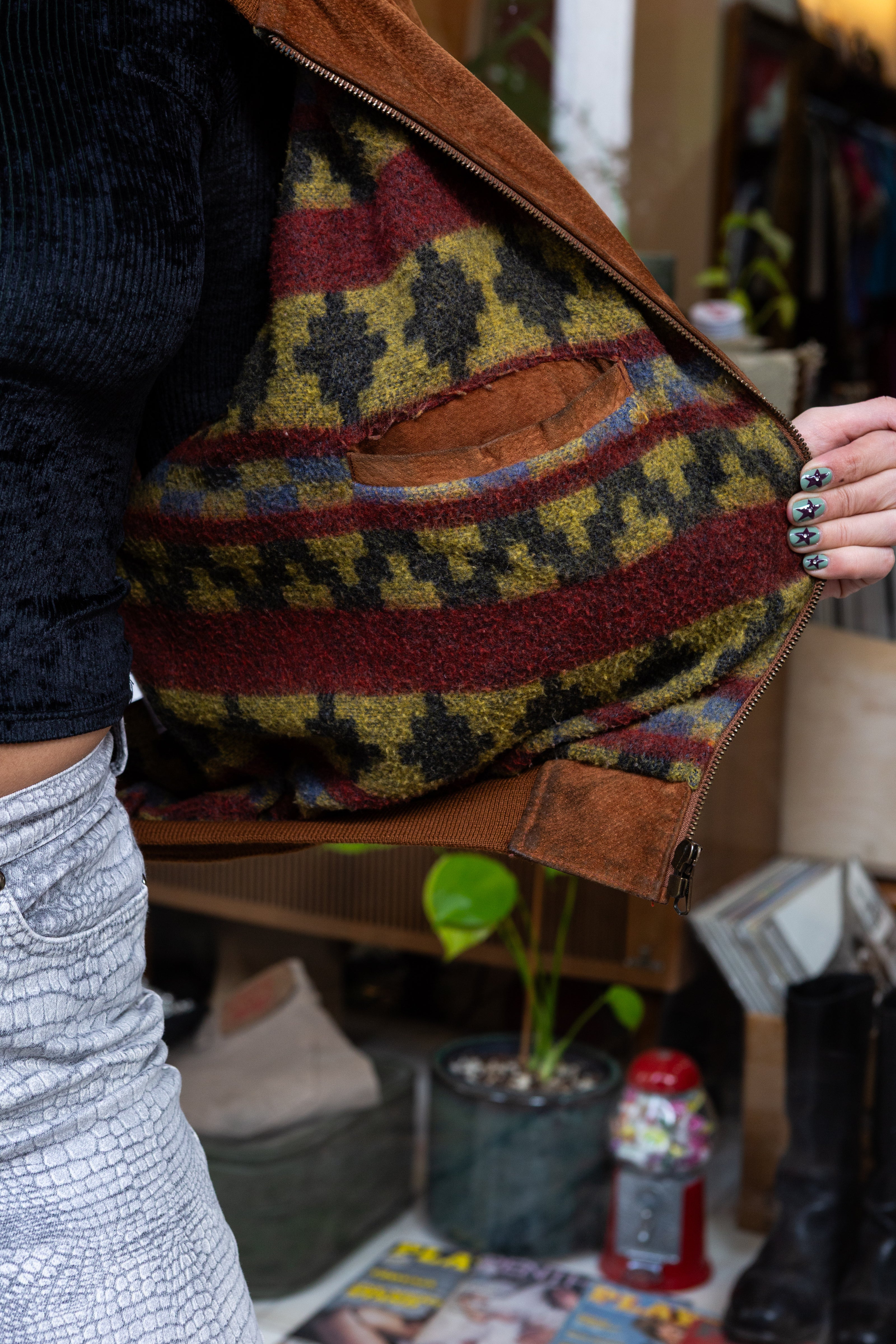 Vintage Men's genuine suede bomber jacket with warm lining (L)