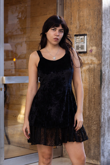 Vintage mini velvet dress with lace trim (M)