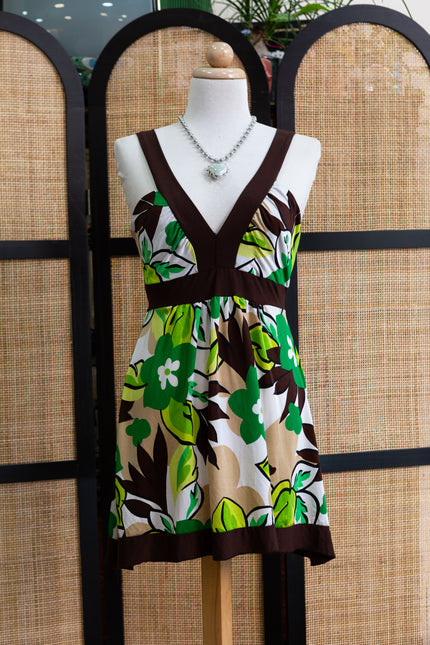 Super cute Y2K dress with retro 70s inspired print