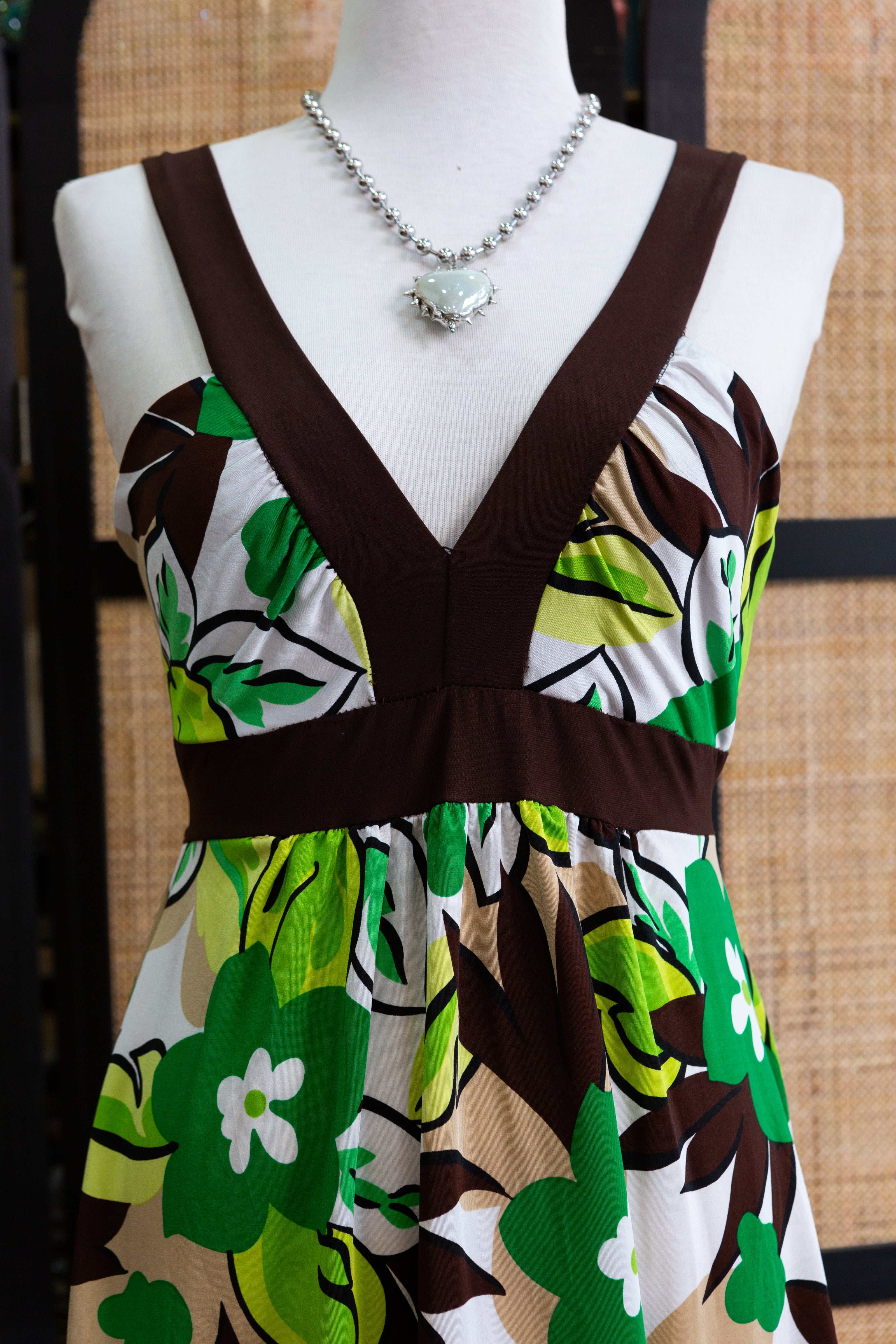 Super cute Y2K dress with retro 70s inspired print