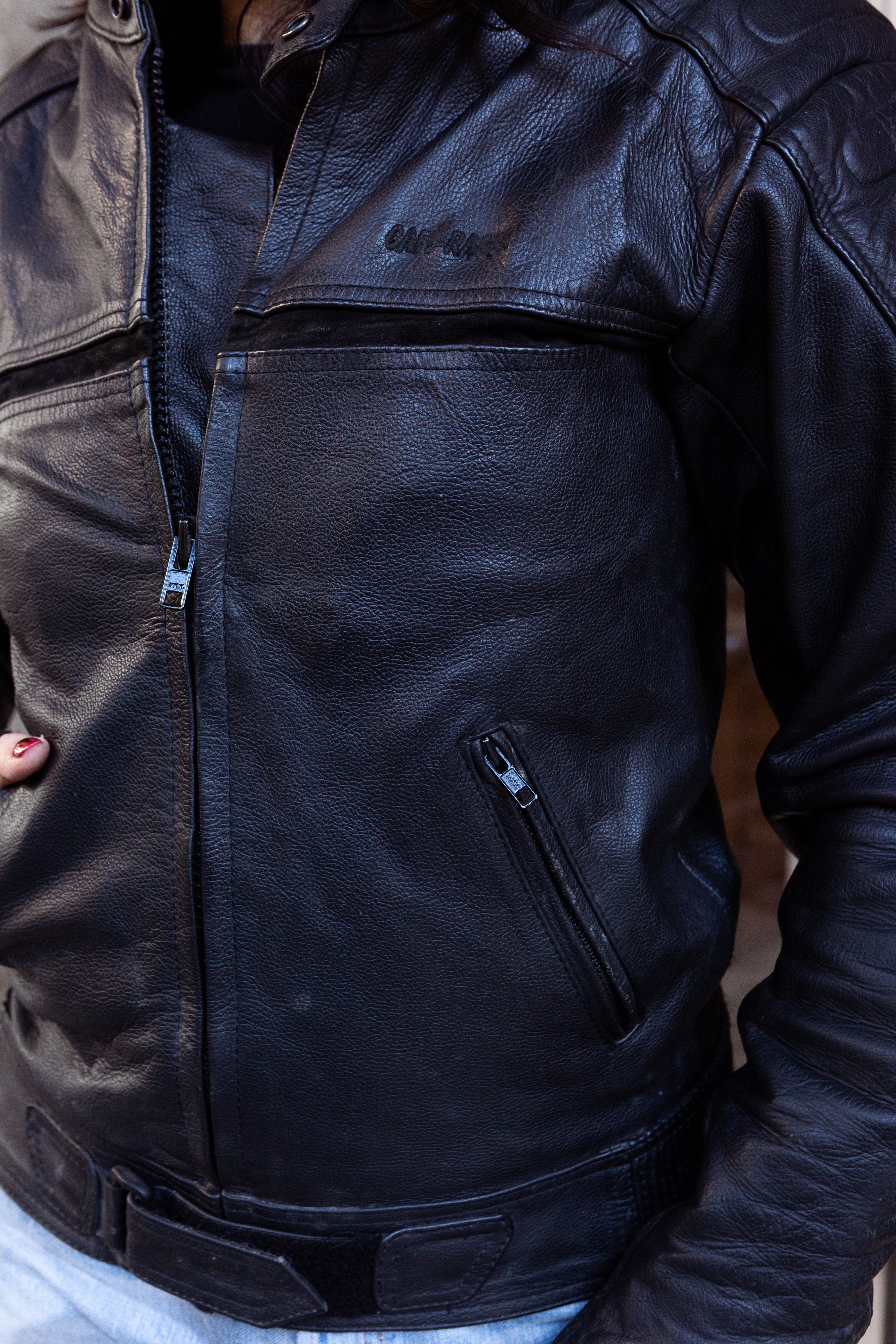 Women’s Black Leather Motorcycle Jacket – Zip Front (M)