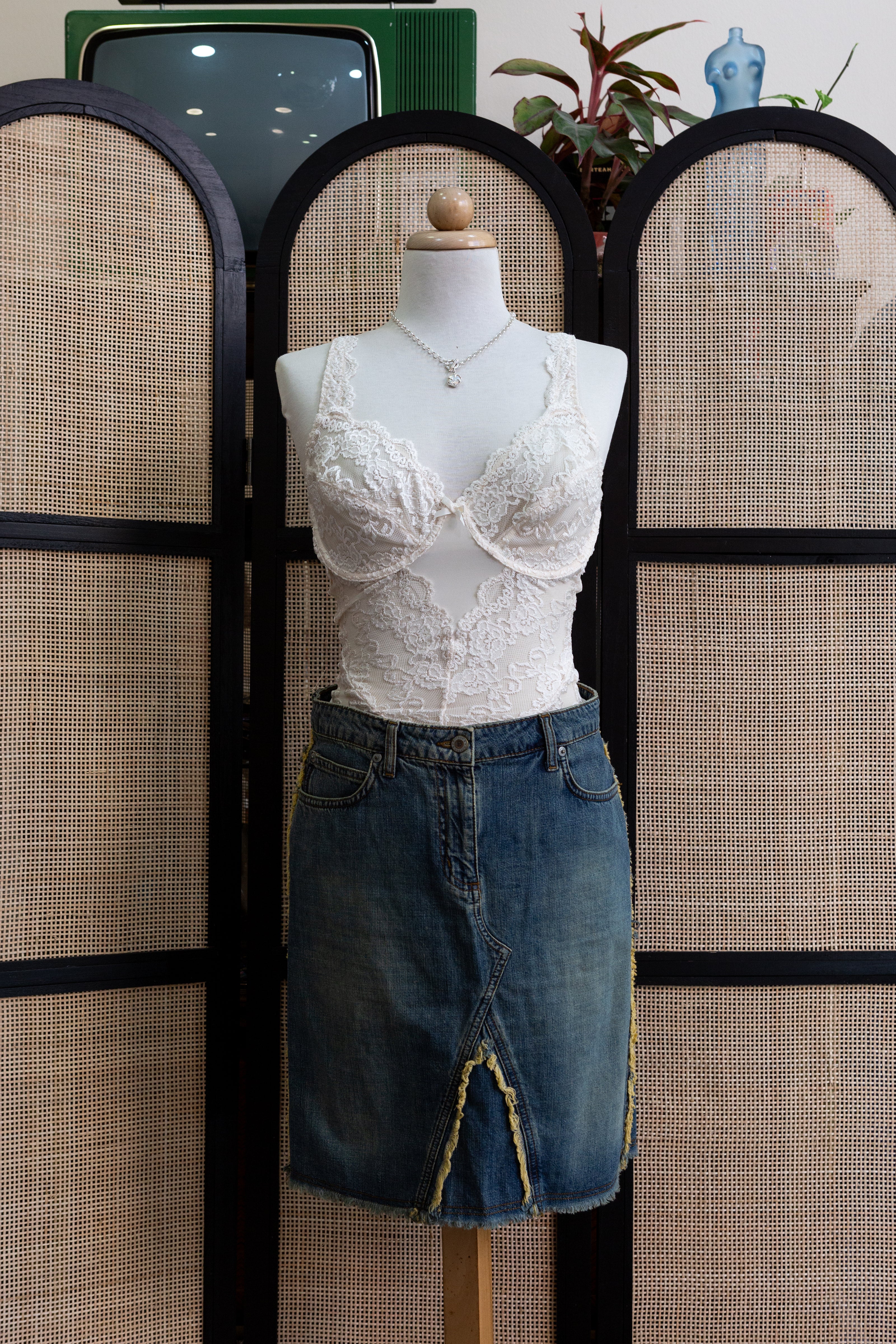 Vintage Y2K Denim Midi Skirt with Raw Hem & Distressed Front Slit