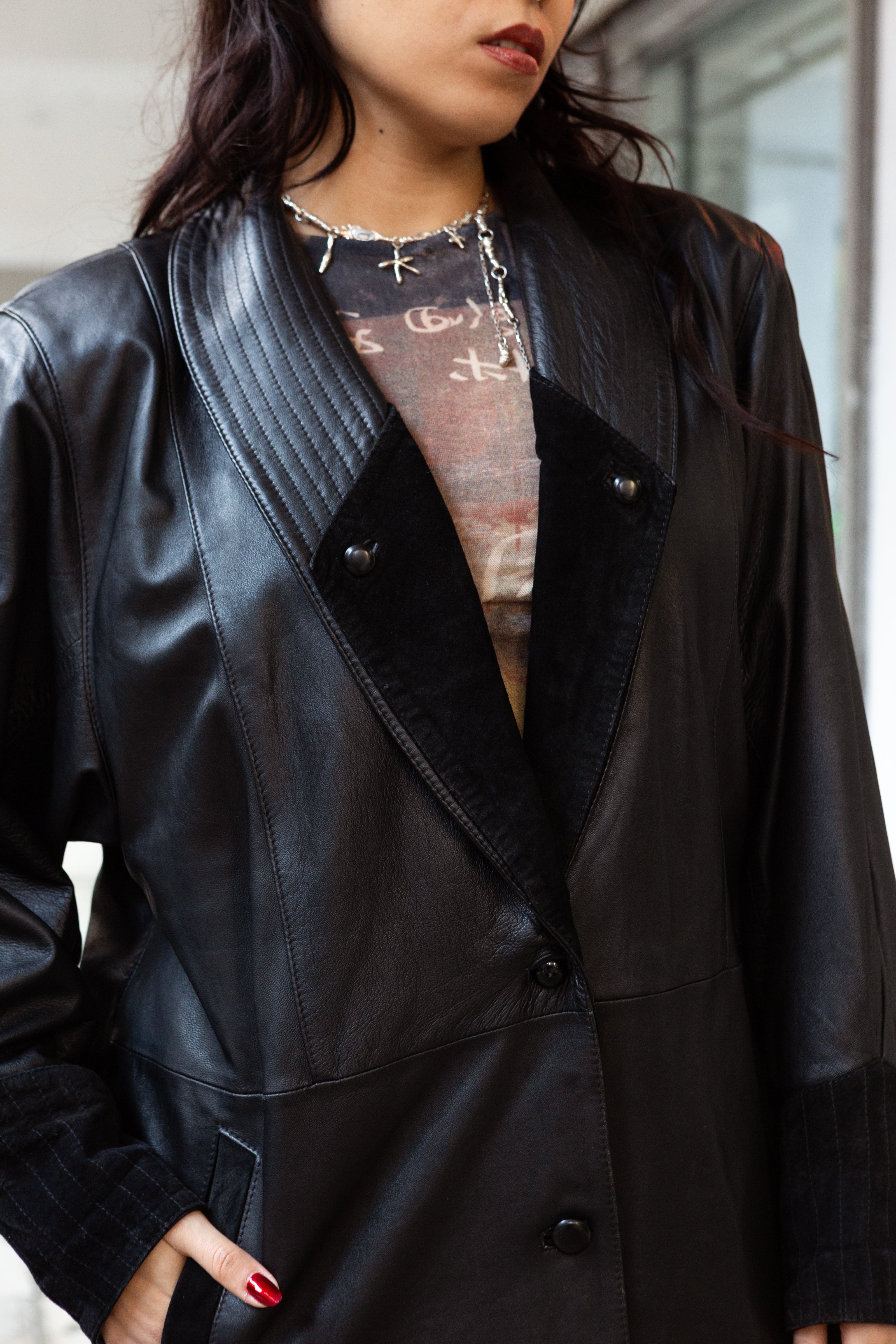 Amazing black leather jacket with velvet details (L)