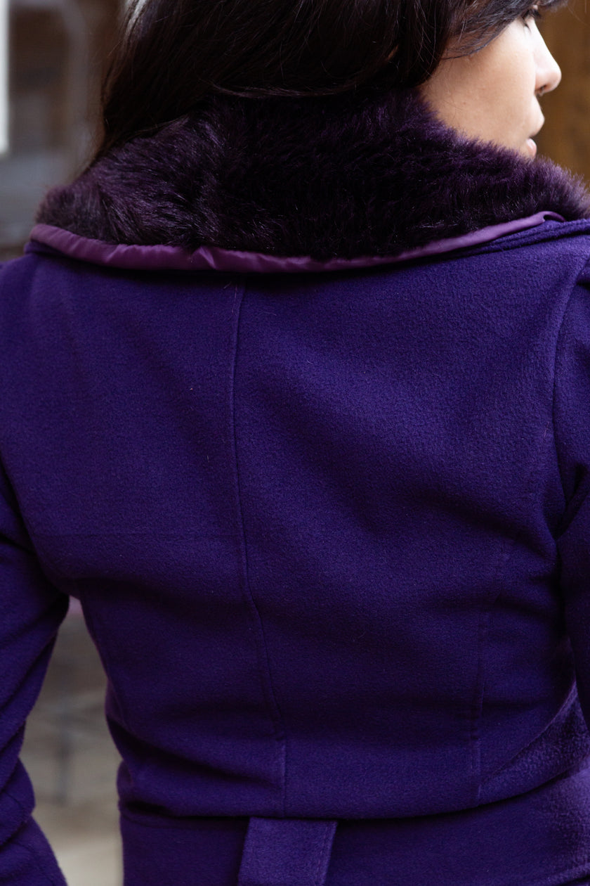 Super cute wool cropped coat with faux fur collar (S)