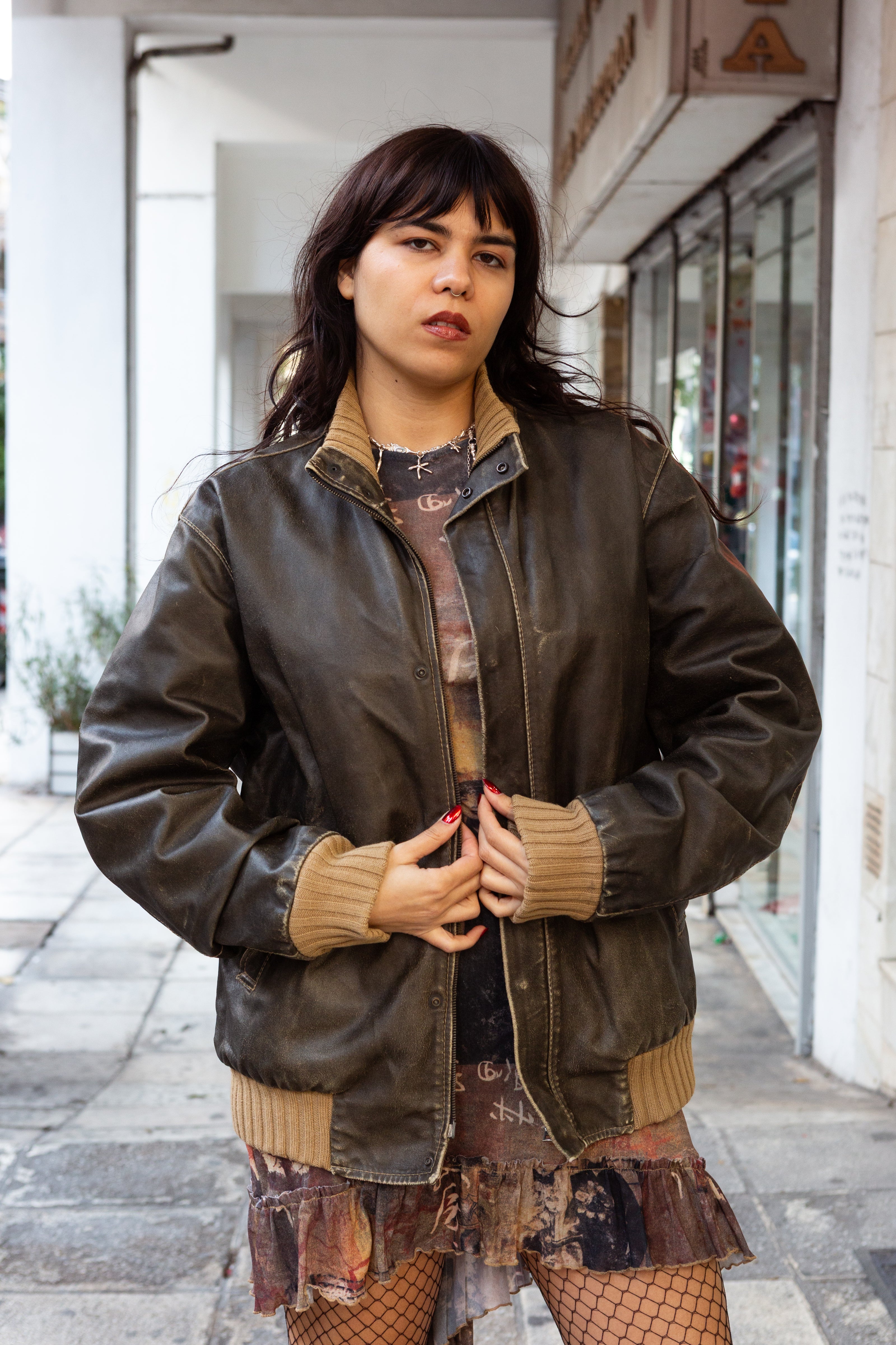 Super cool distressed brown leather jacket with knitted details (L)