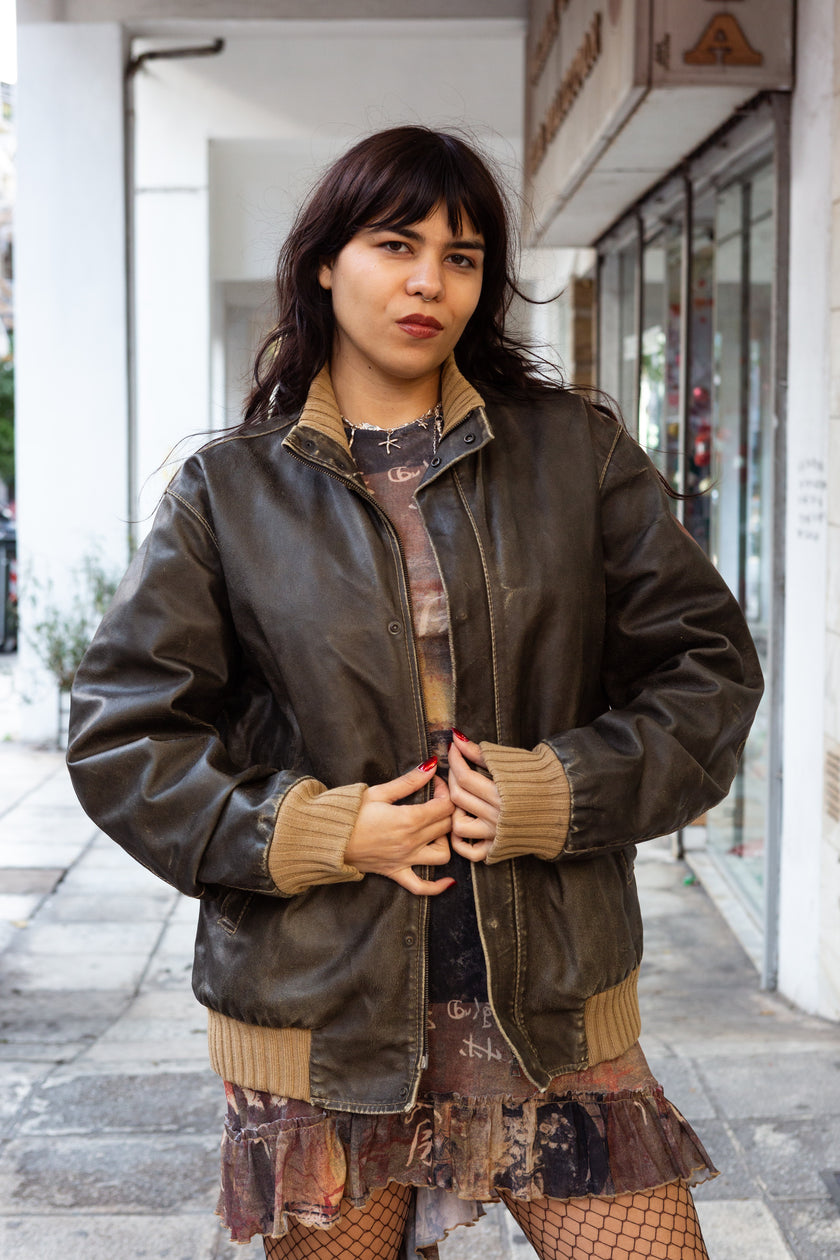 Super cool distressed brown leather jacket with knitted details (L)