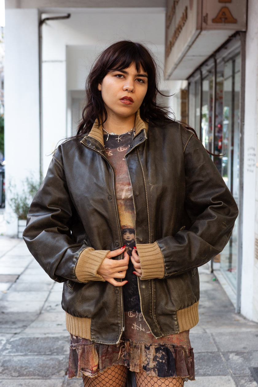 Super cool distressed brown leather jacket with knitted details (L)