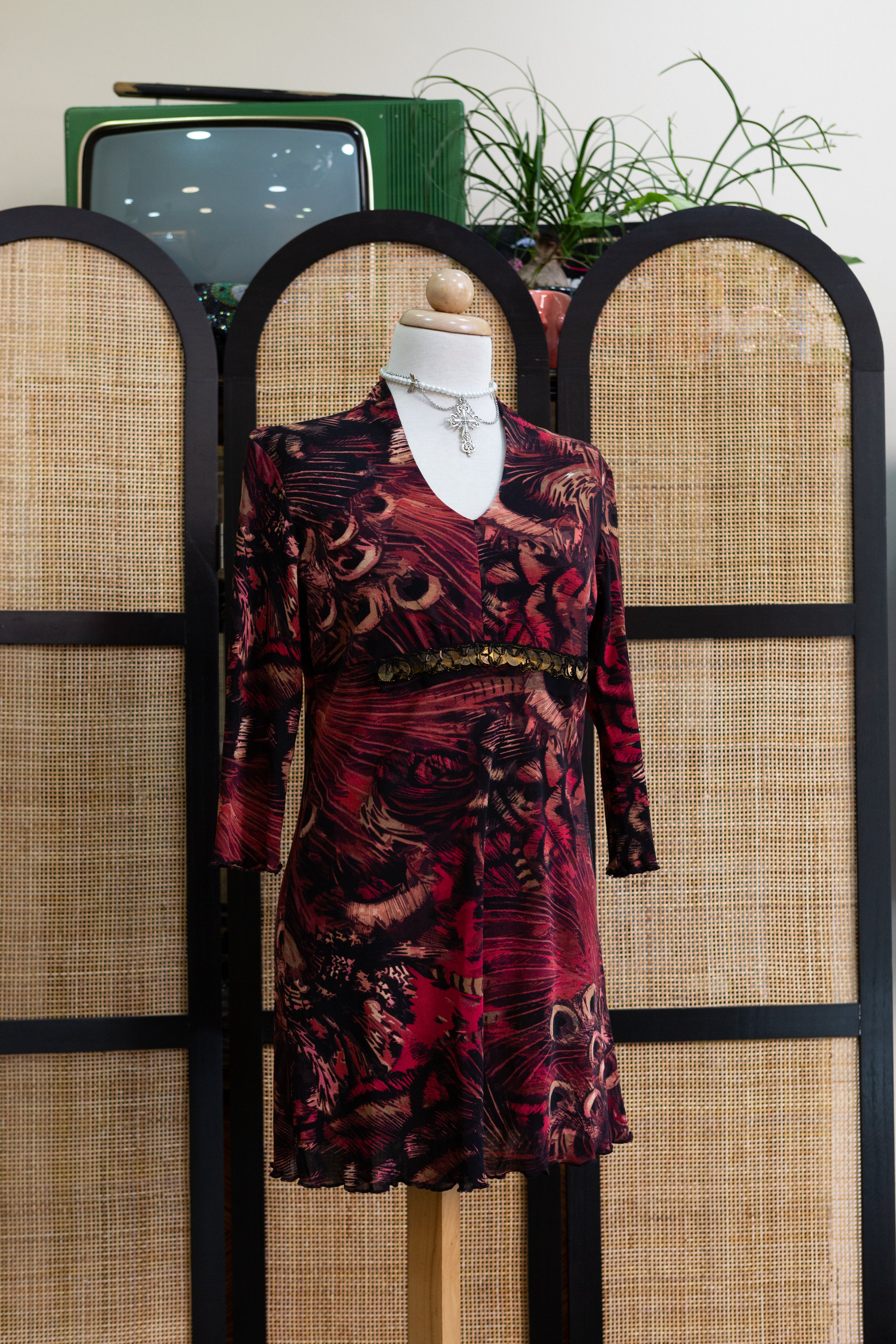 Super hot vintage mesh abstract patterned dress