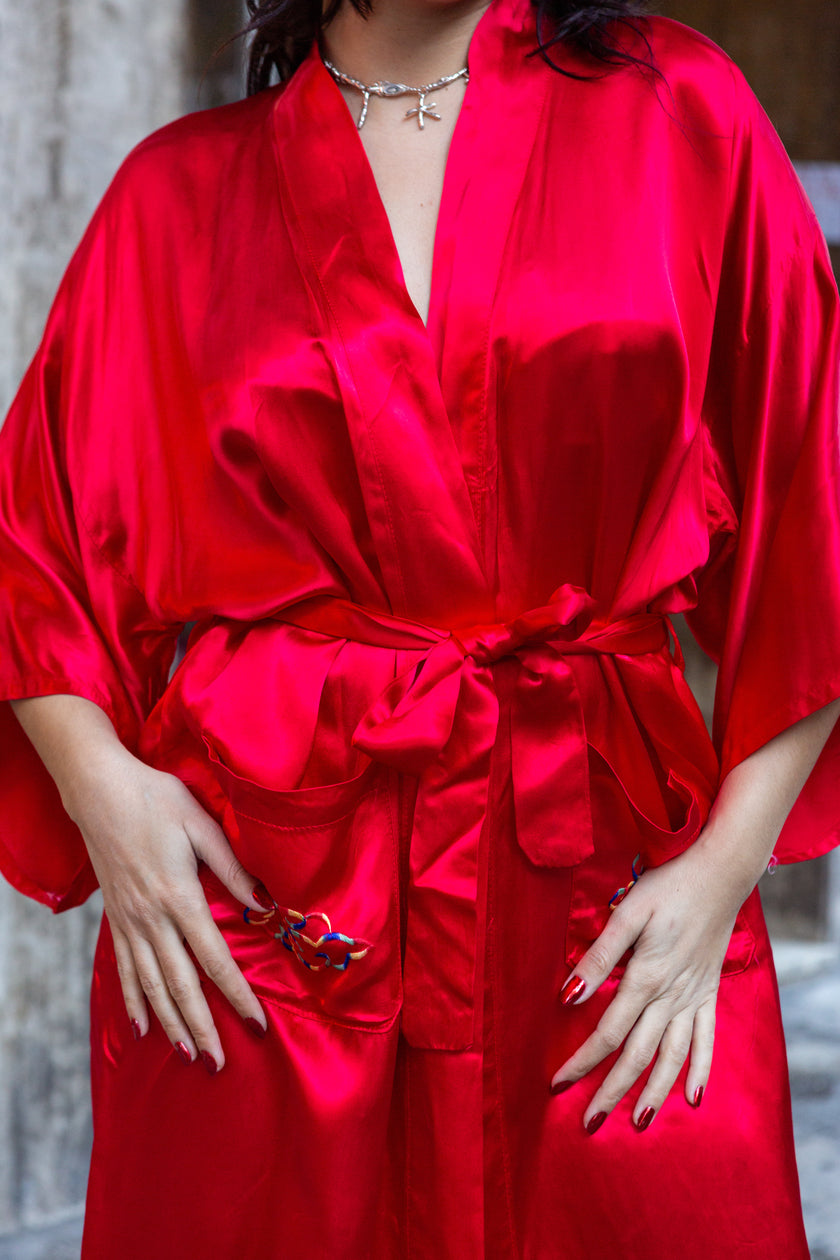 Stunning red 100% rayon chinese dragon robe