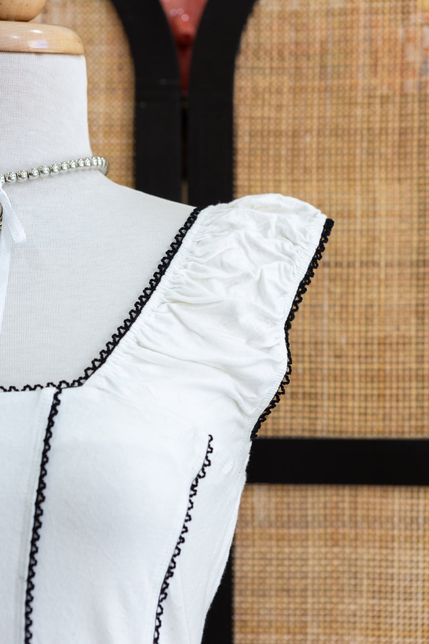 Super cute white romantic top