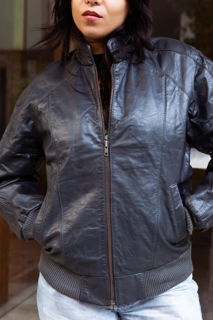 Vintage dark grey leather bomber jacket (M)
