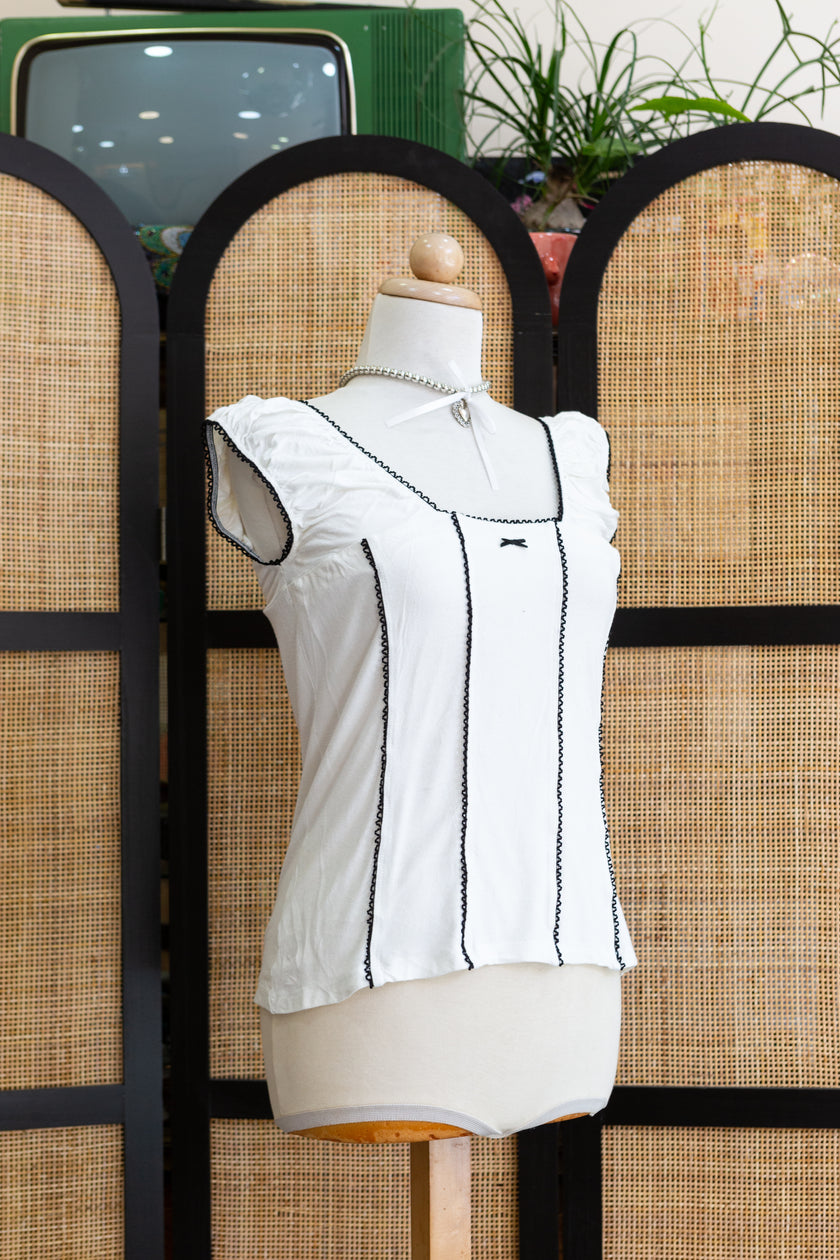 Super cute white romantic top