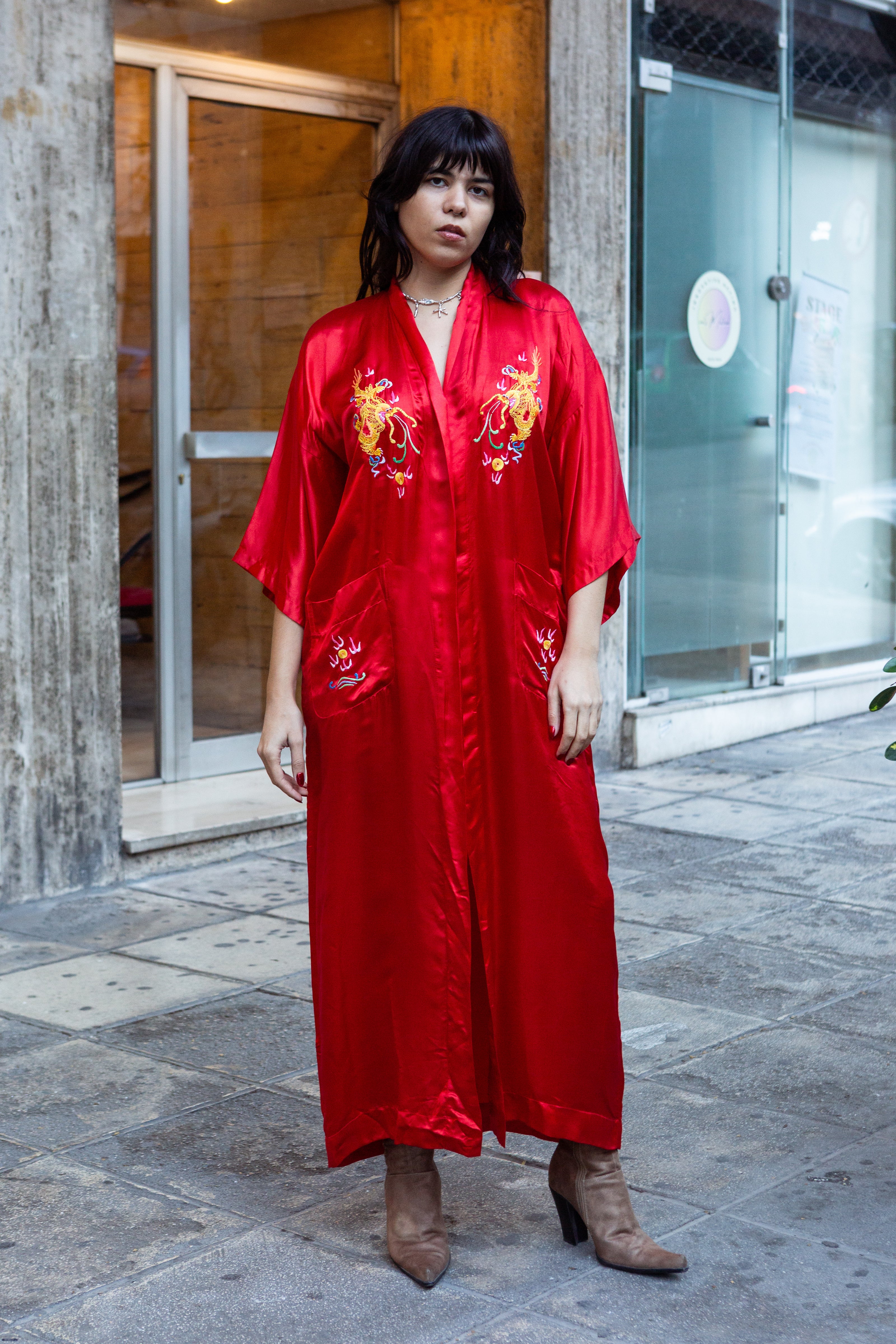 Stunnung 100% silk hand embroidered chinese dragon robe (belt missing)