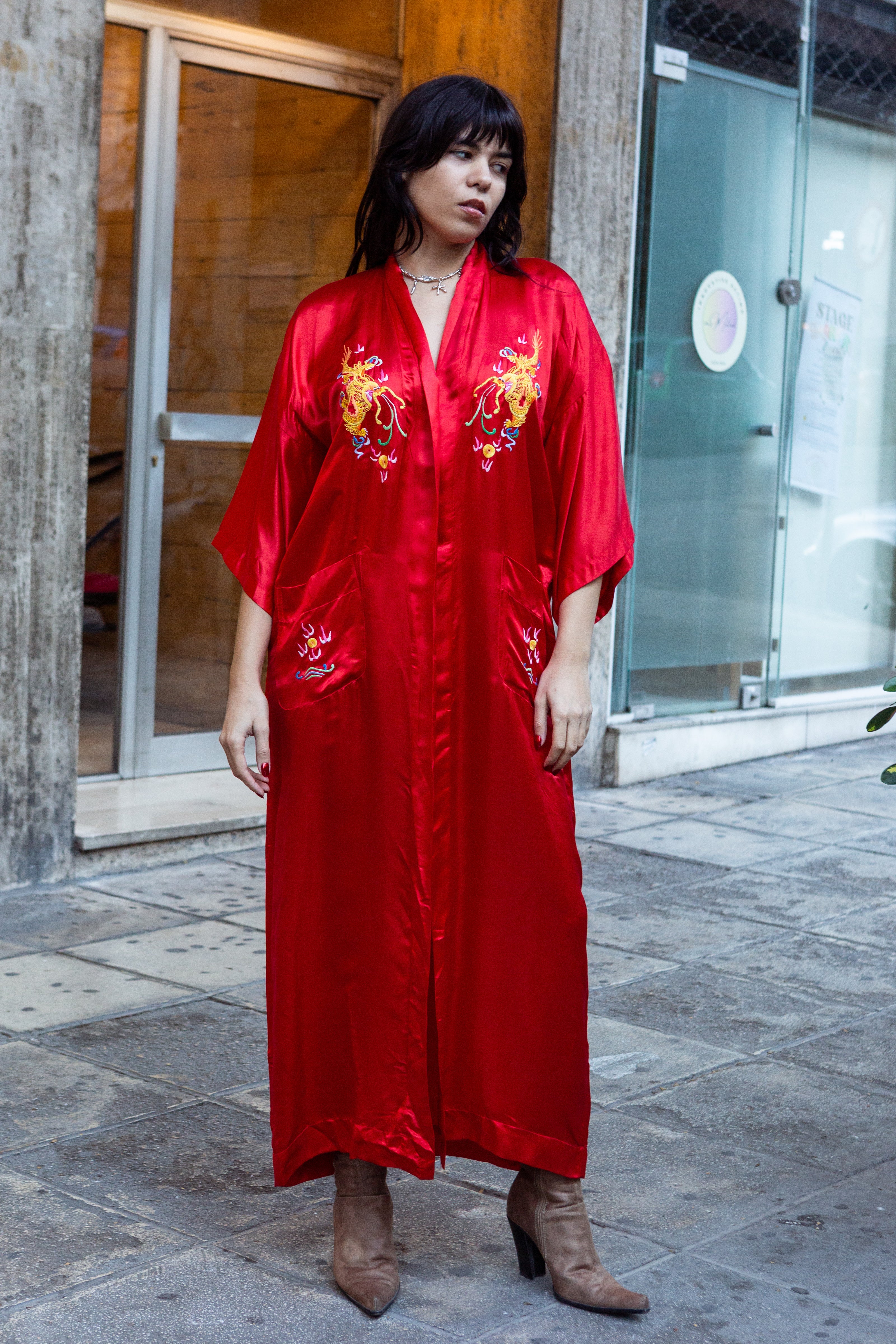 Stunnung 100% silk hand embroidered chinese dragon robe (belt missing)