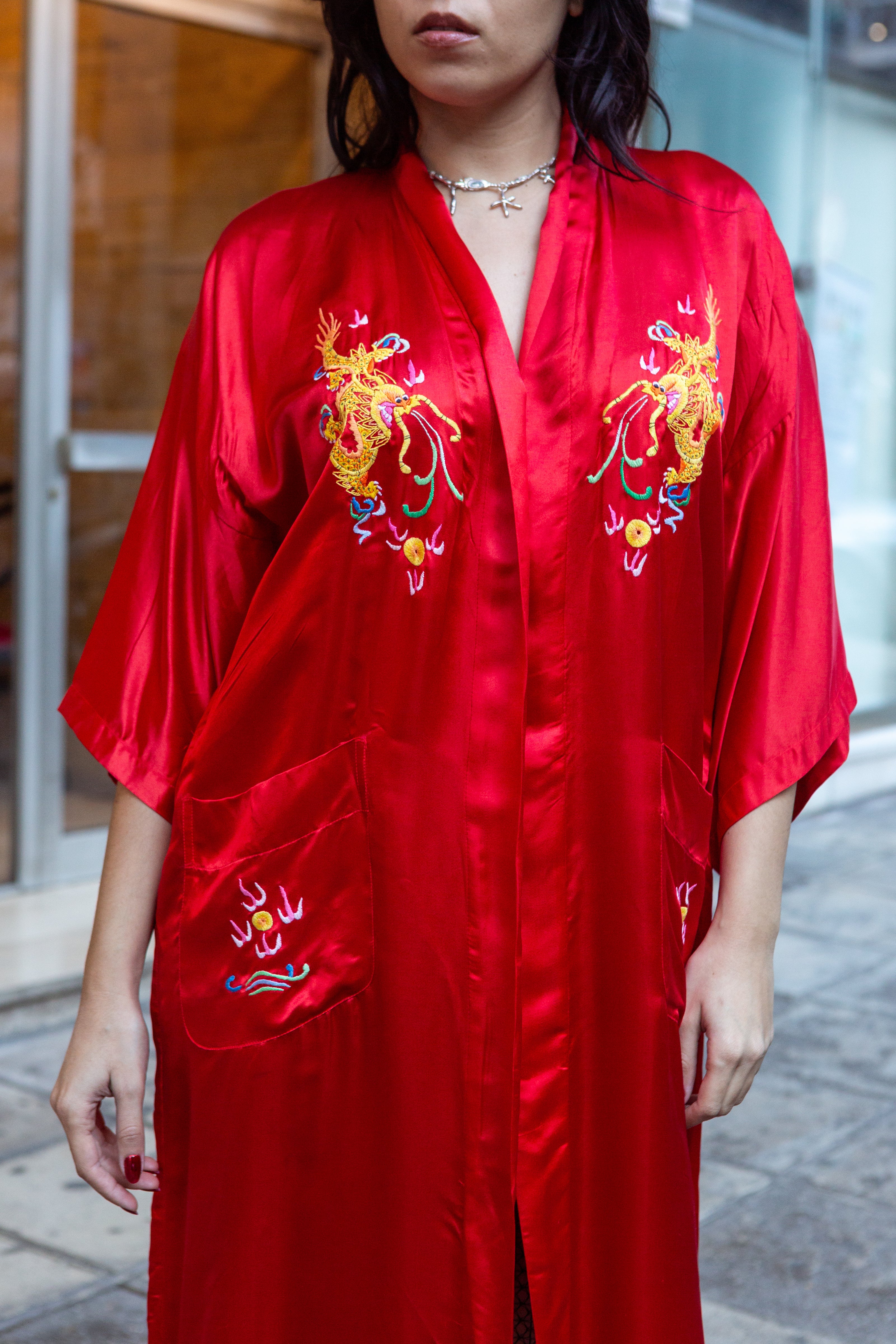 Stunnung 100% silk hand embroidered chinese dragon robe (belt missing)