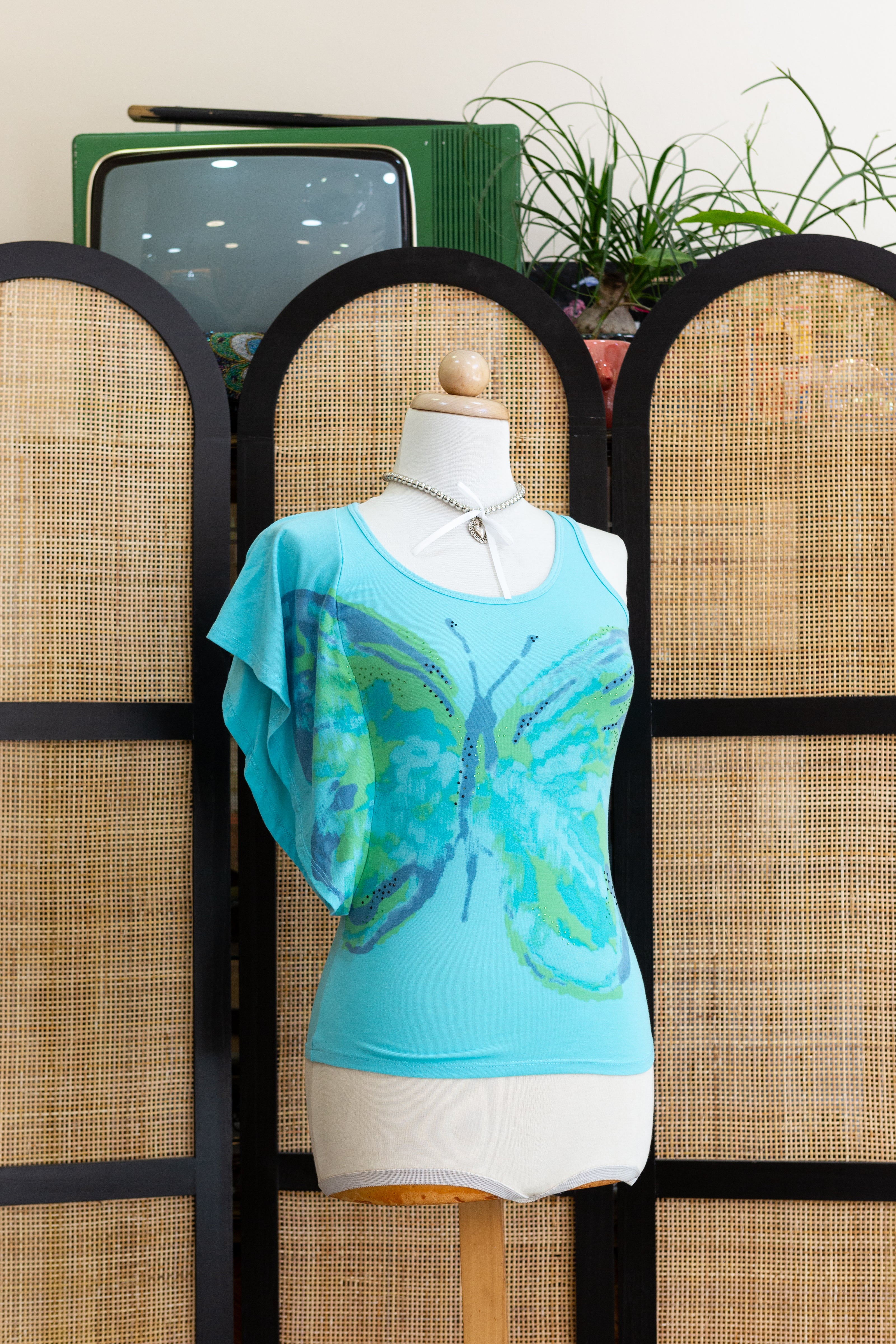 Unique Y2K top with one sleeve
