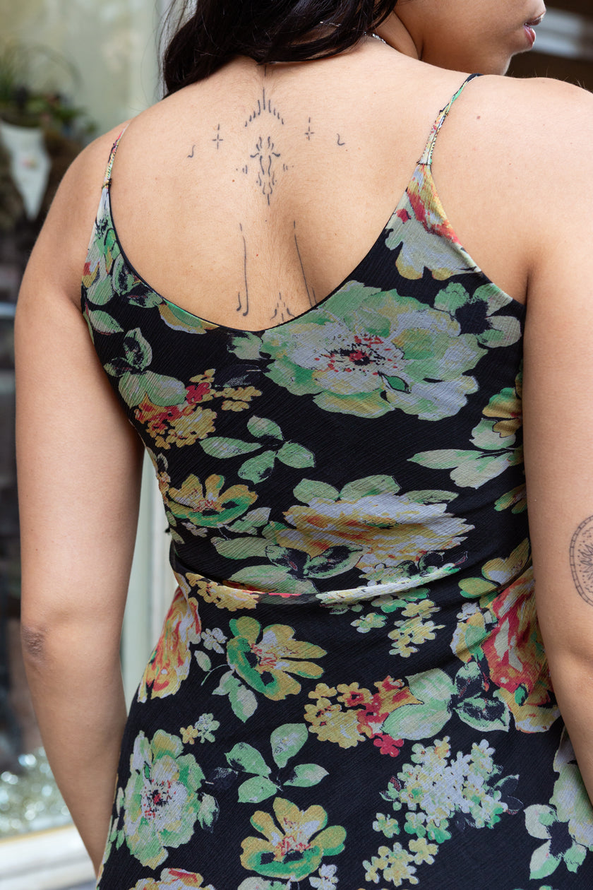 Vintage 100% silk floral asymmetrical dress with ruffle detailing (XS/S)