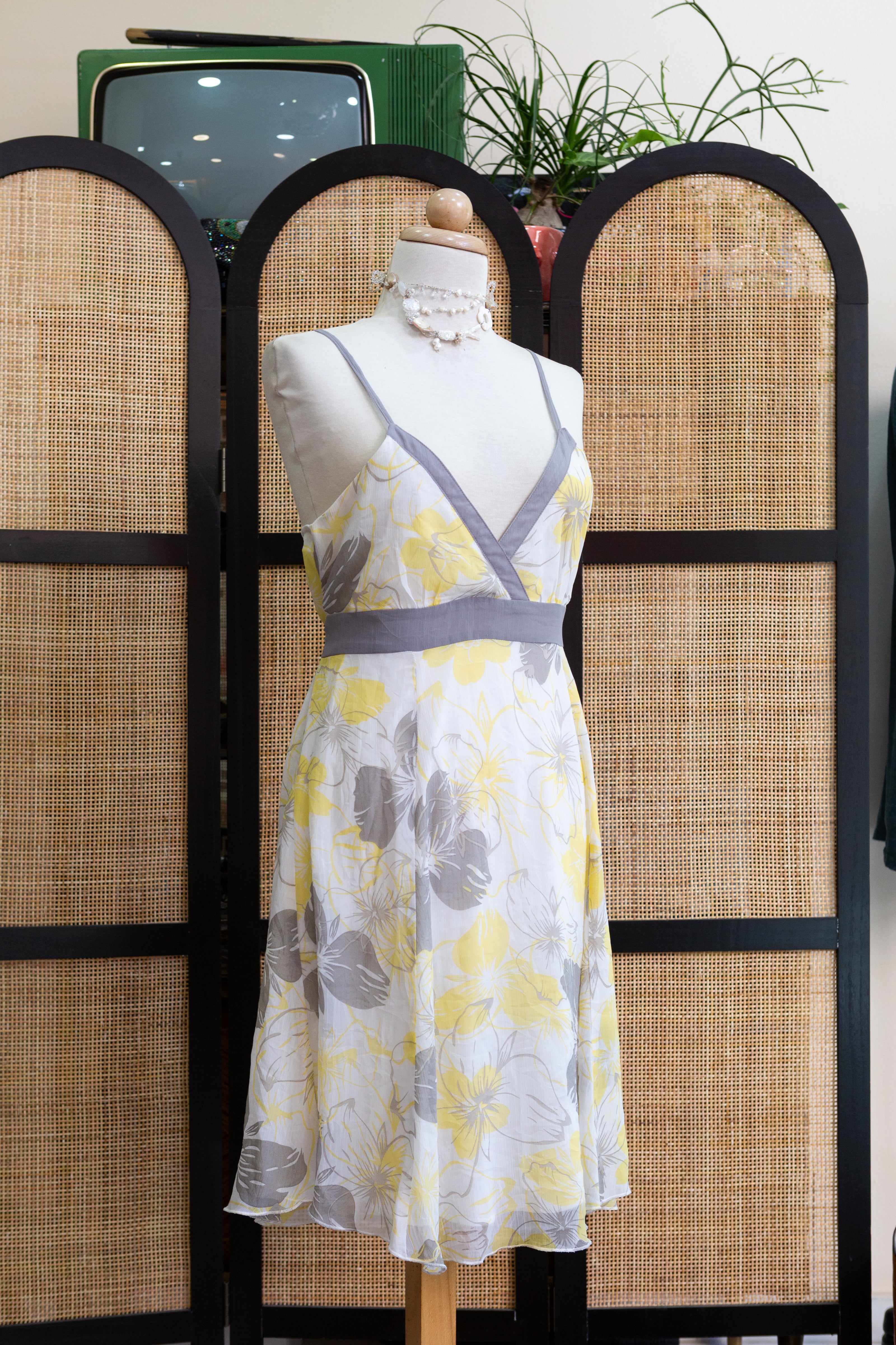 Vintage Colours of the world floral dress (M/L)