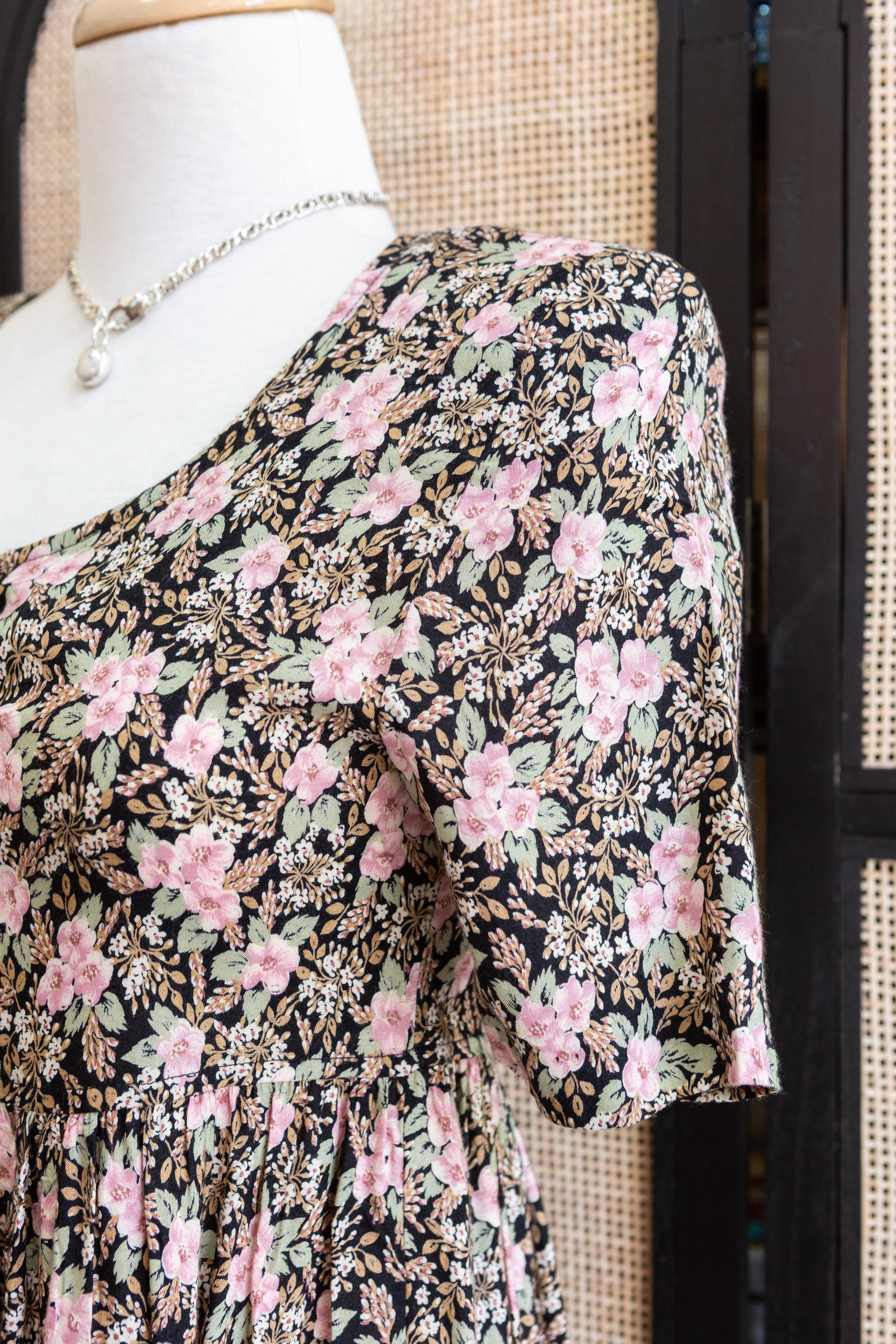 Super cute floral dress