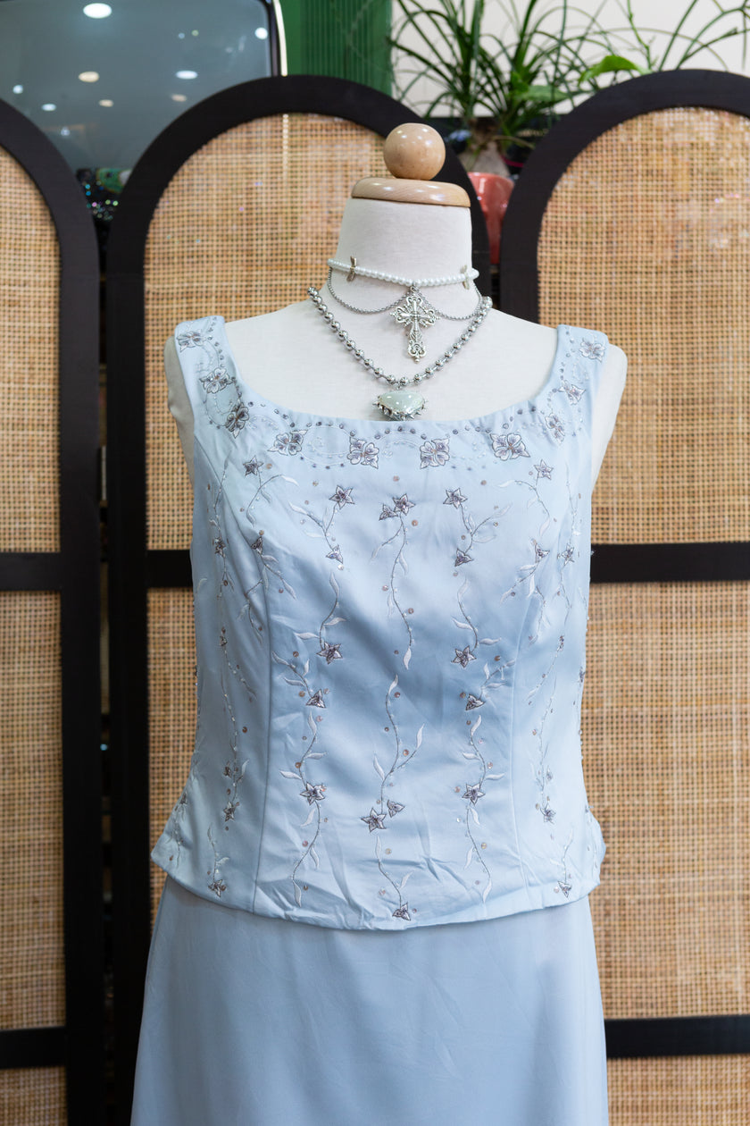 David’s Bridal vintage stunning satin gown (L)