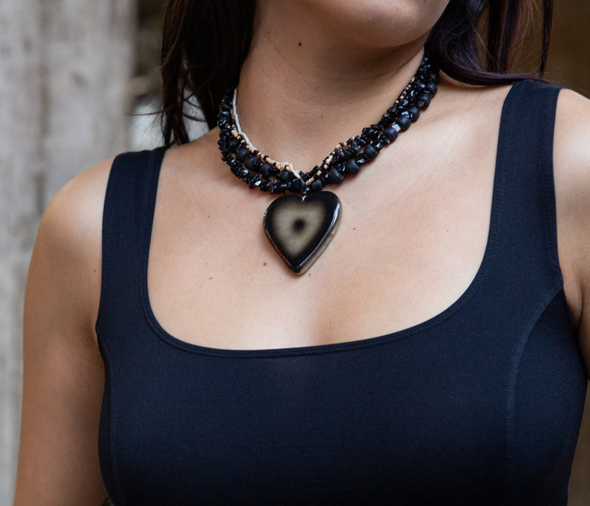 Deadstock vintage heart necklace with glass beads
