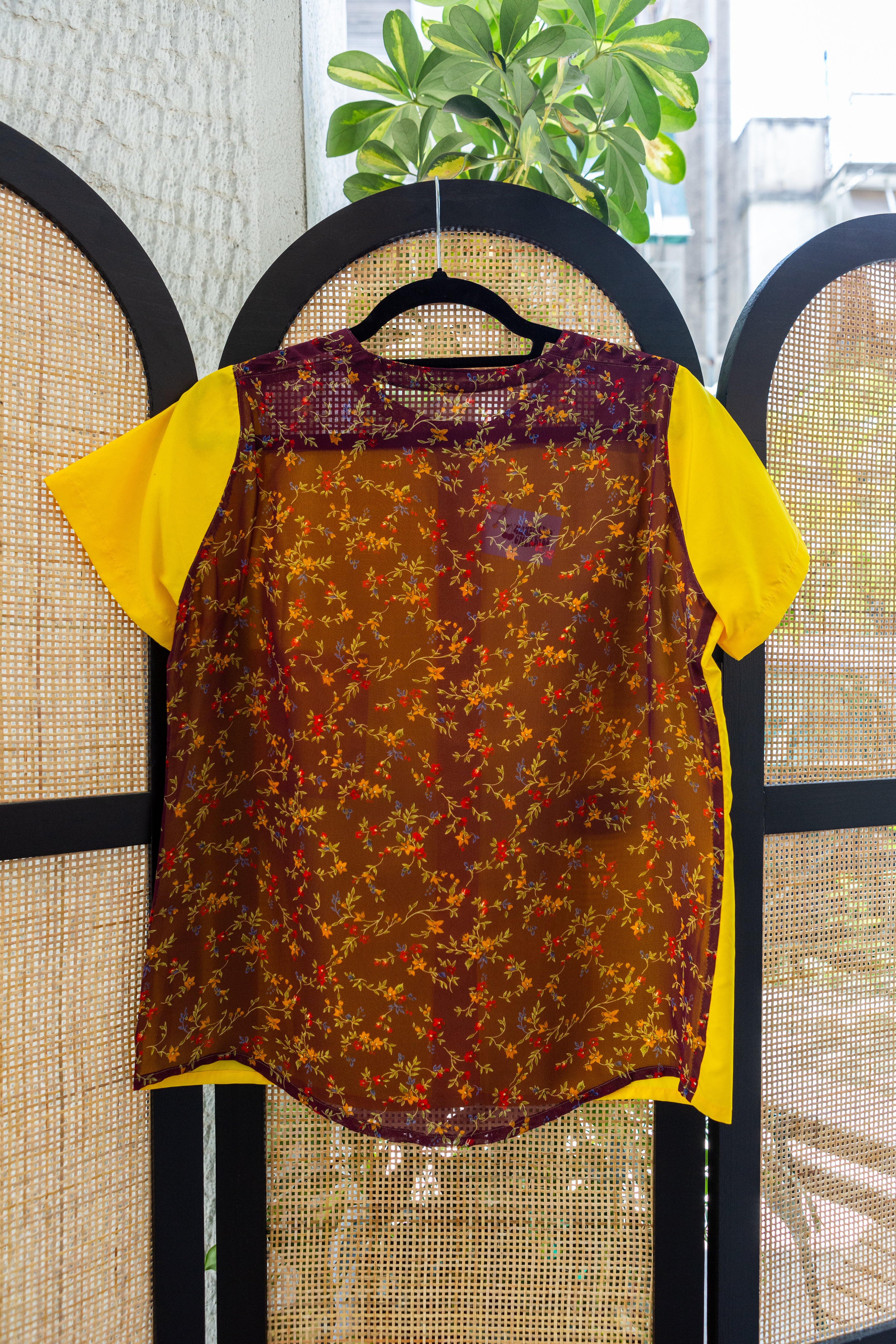 Vintage funky yellow shirt