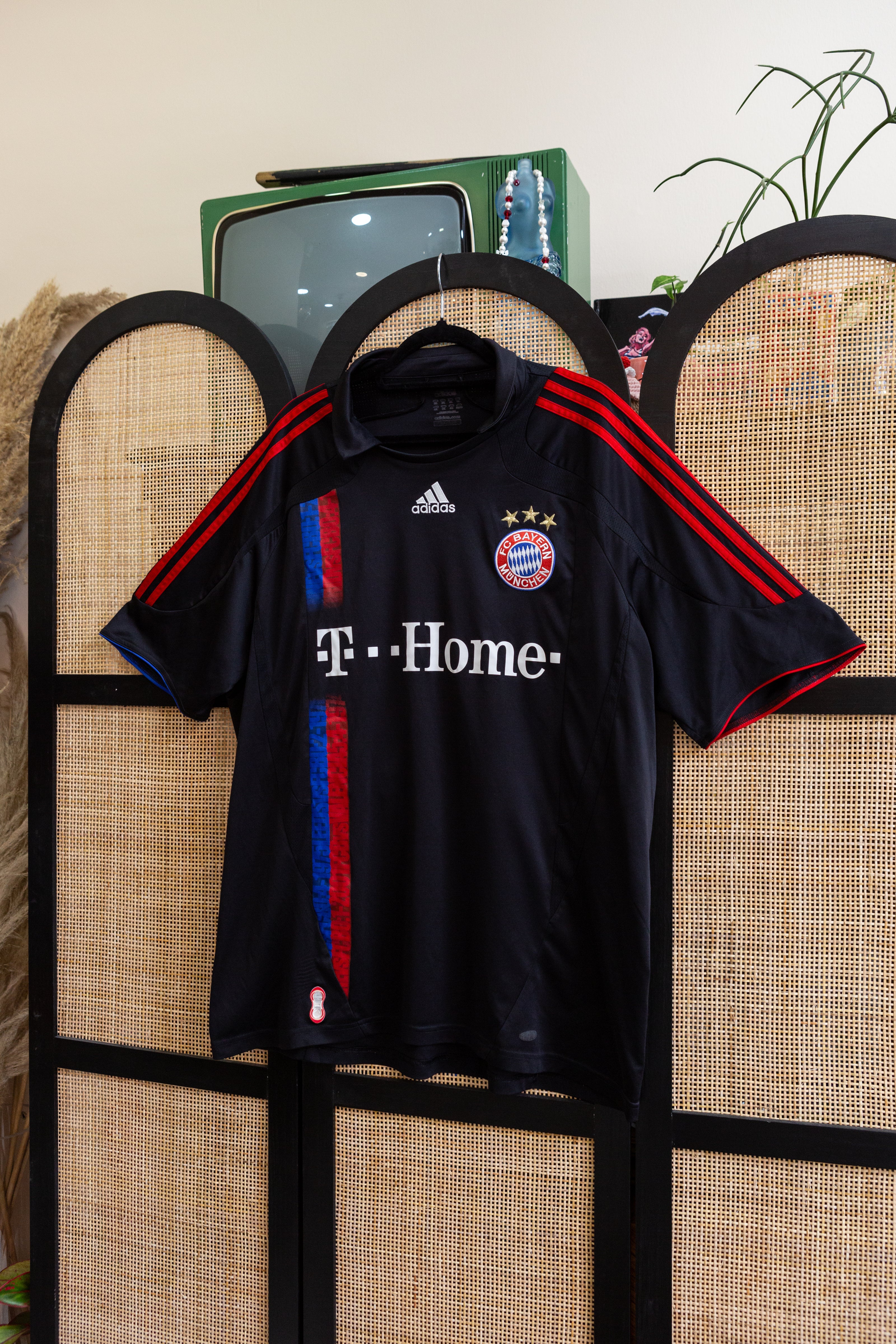 Vintage 2007/08 Bayern Munich Away Jersey – Schweinsteiger