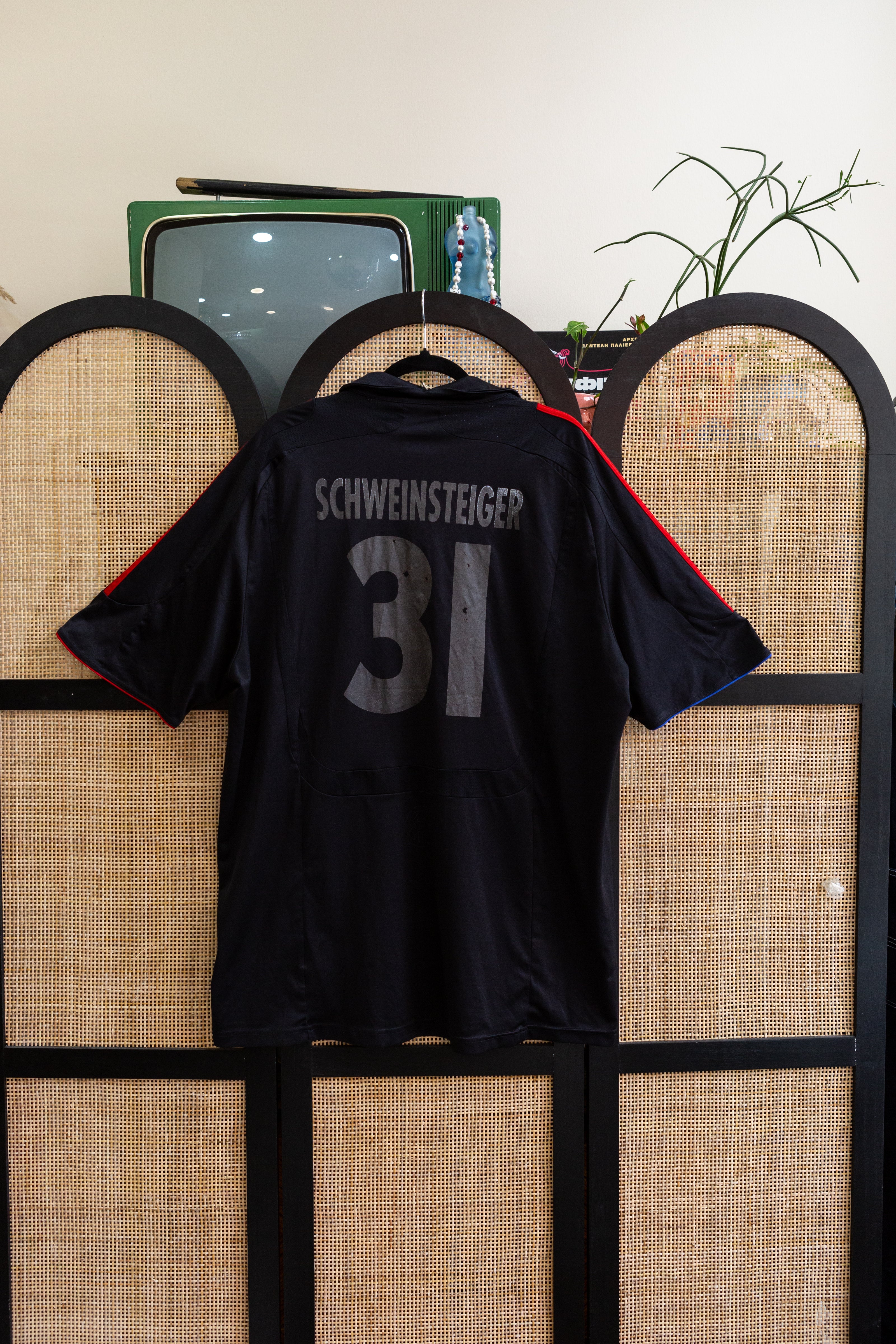 Vintage 2007/08 Bayern Munich Away Jersey – Schweinsteiger
