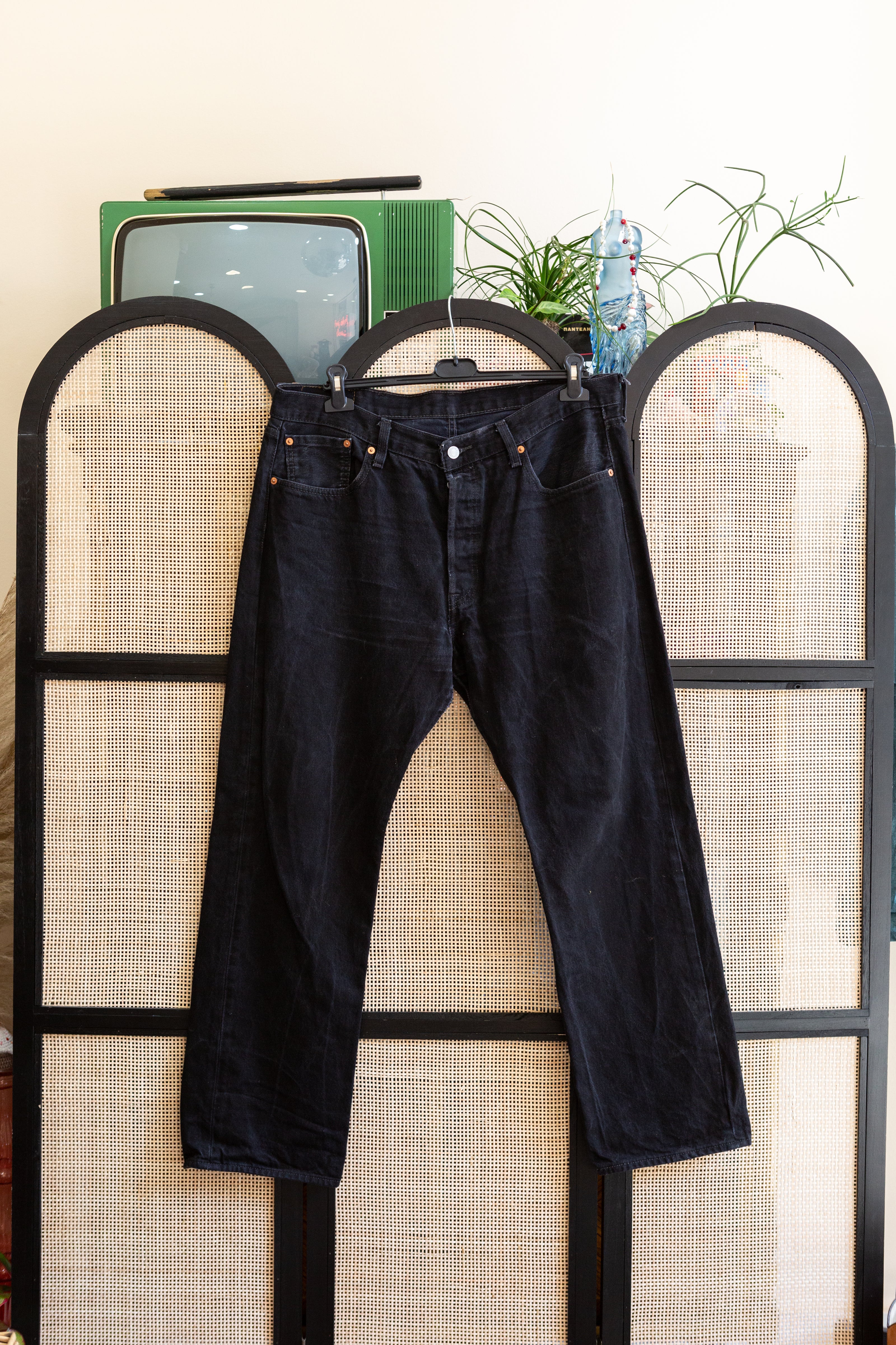 Handpainted Levis 501 jeans W38