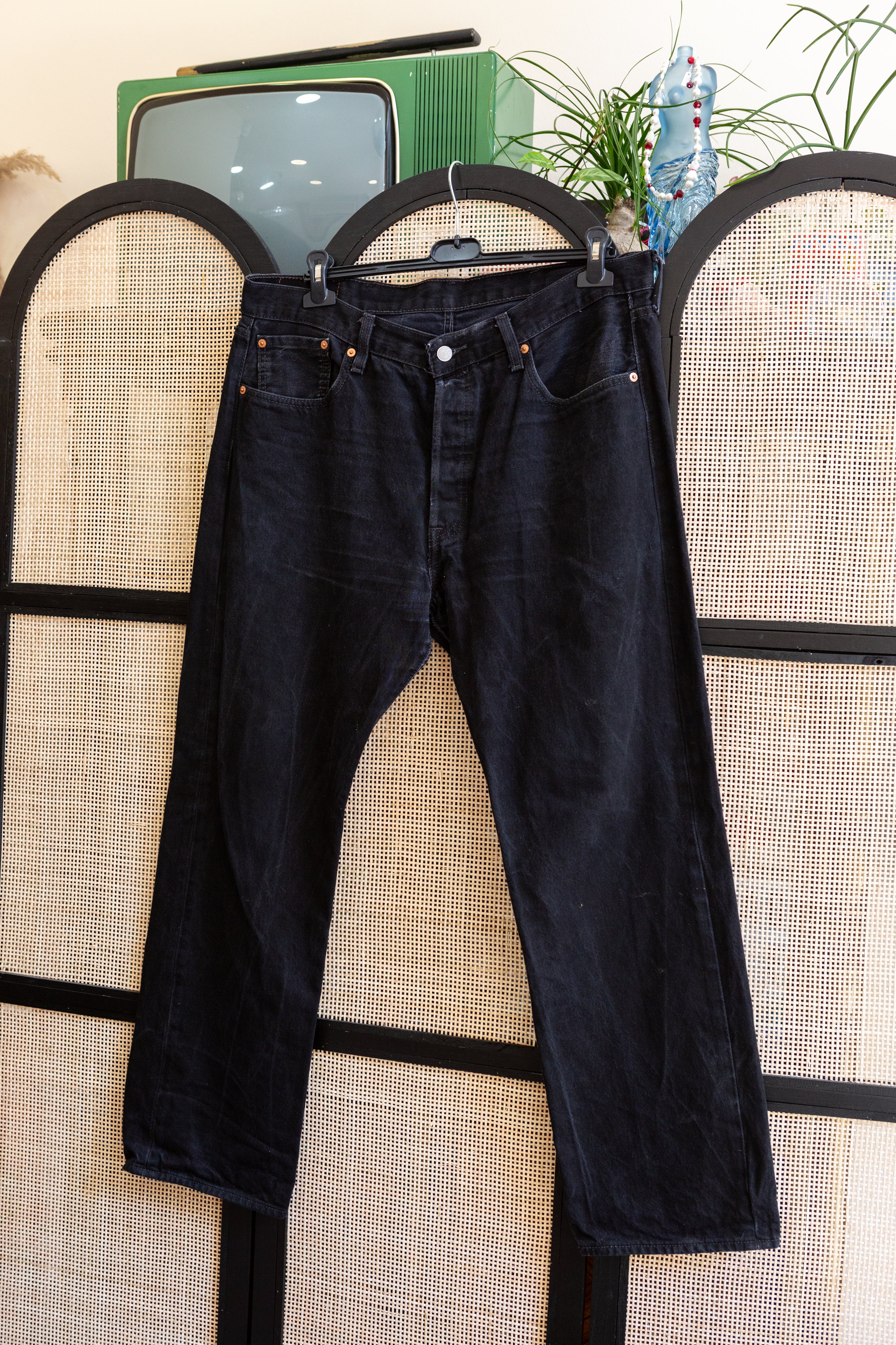 Handpainted Levis 501 jeans W38
