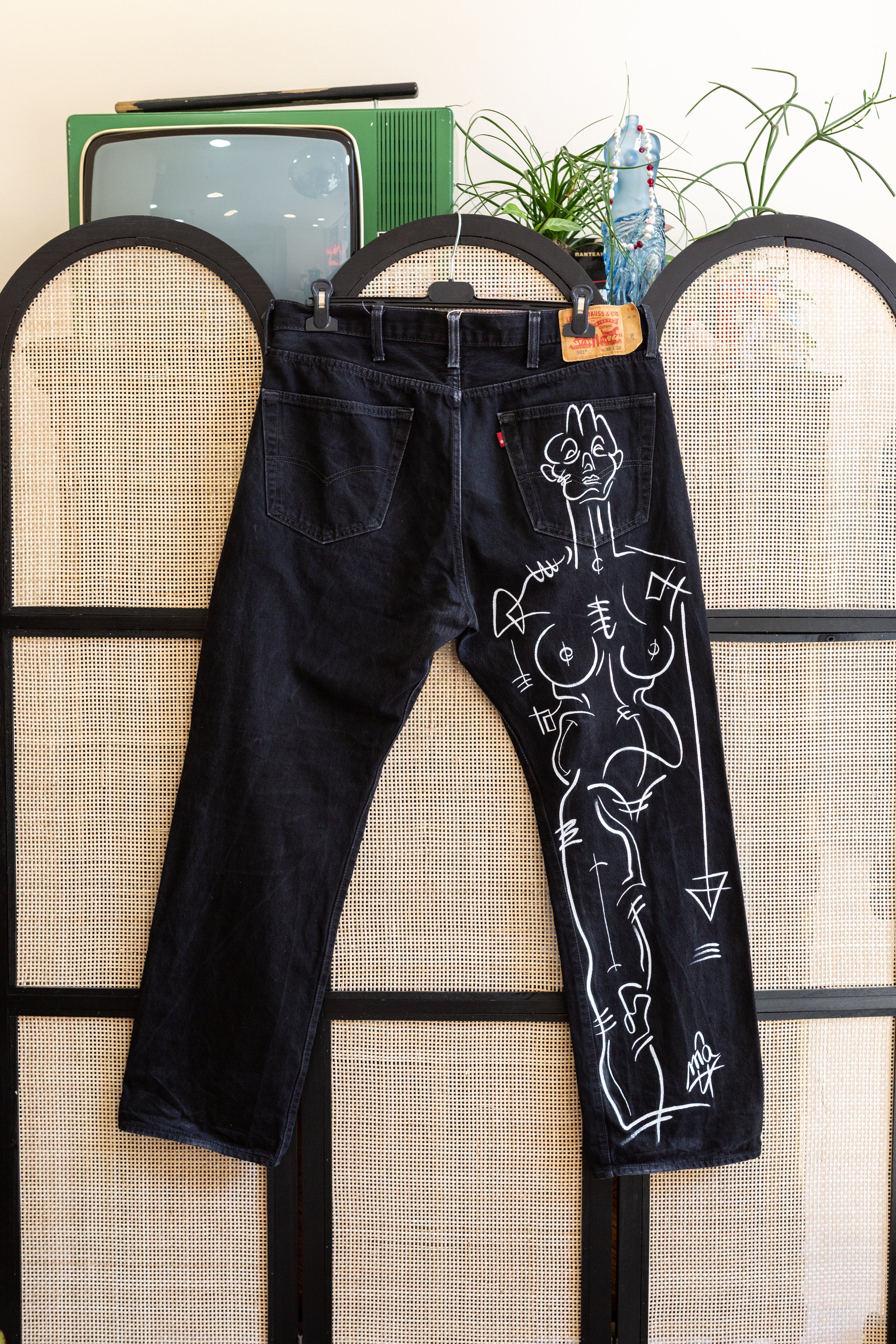 Handpainted Levis 501 jeans W38