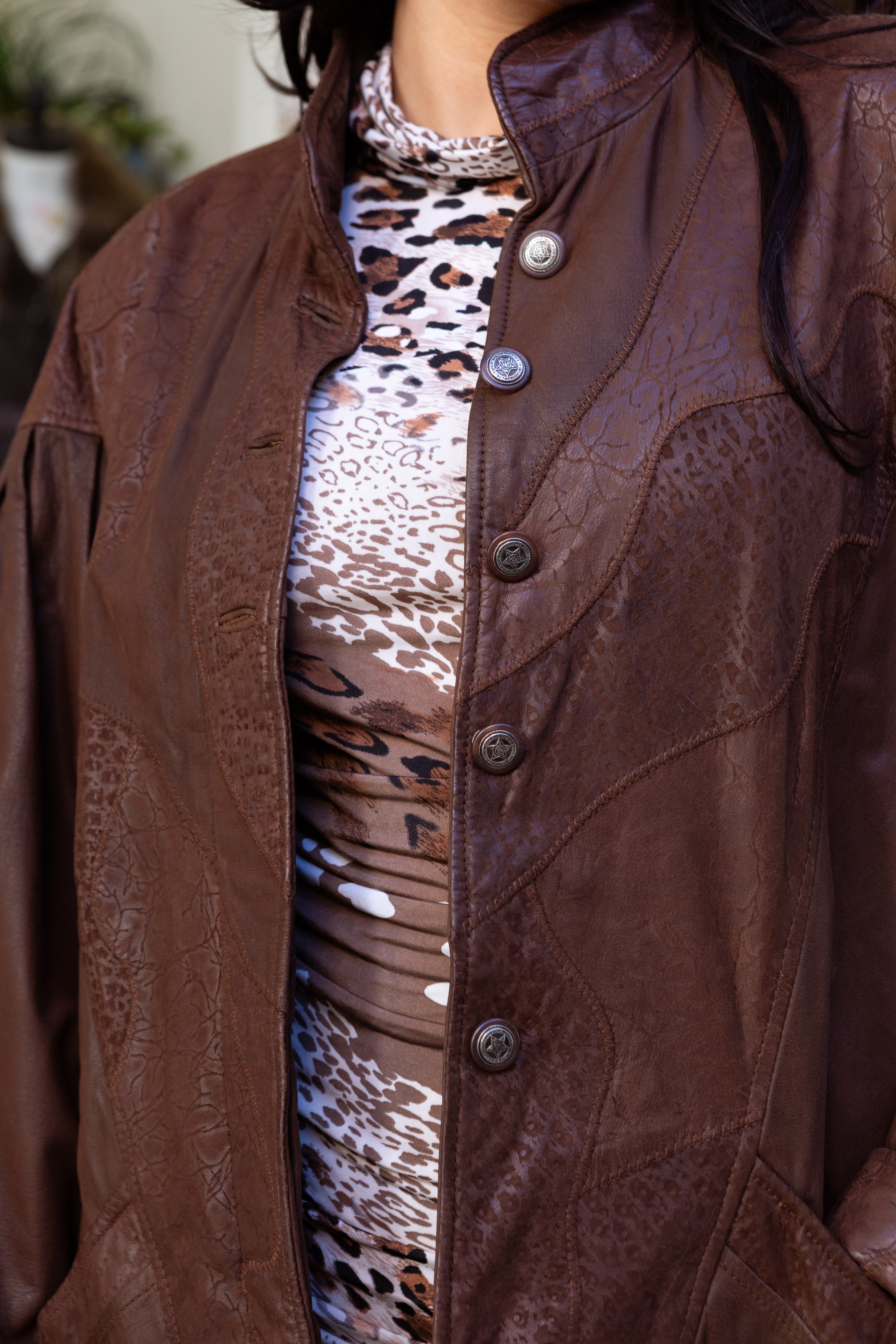 Super hot 100% viscose brown jacket (L)