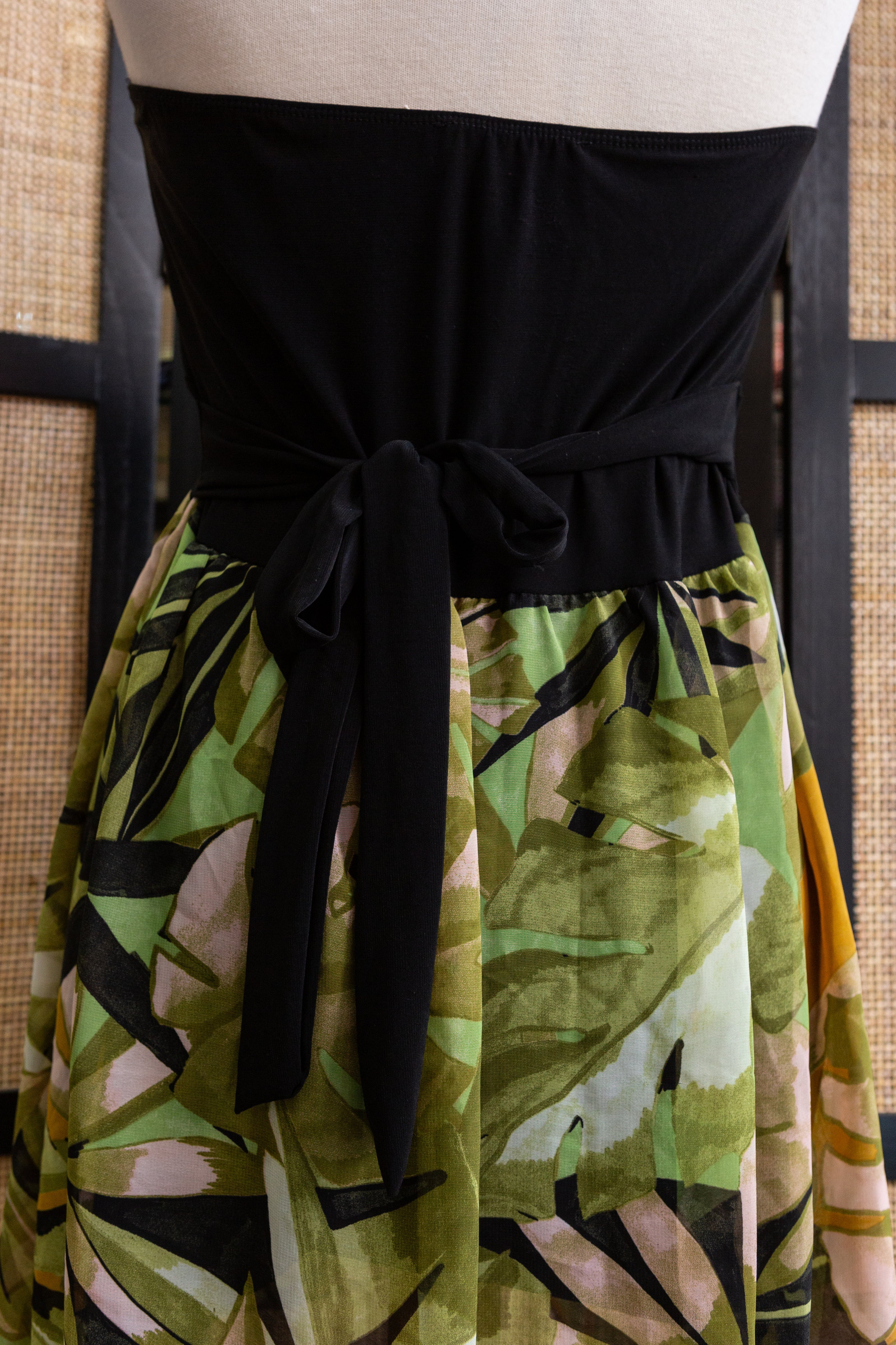 Gorgeus Strapless asymetrical Y2K dress