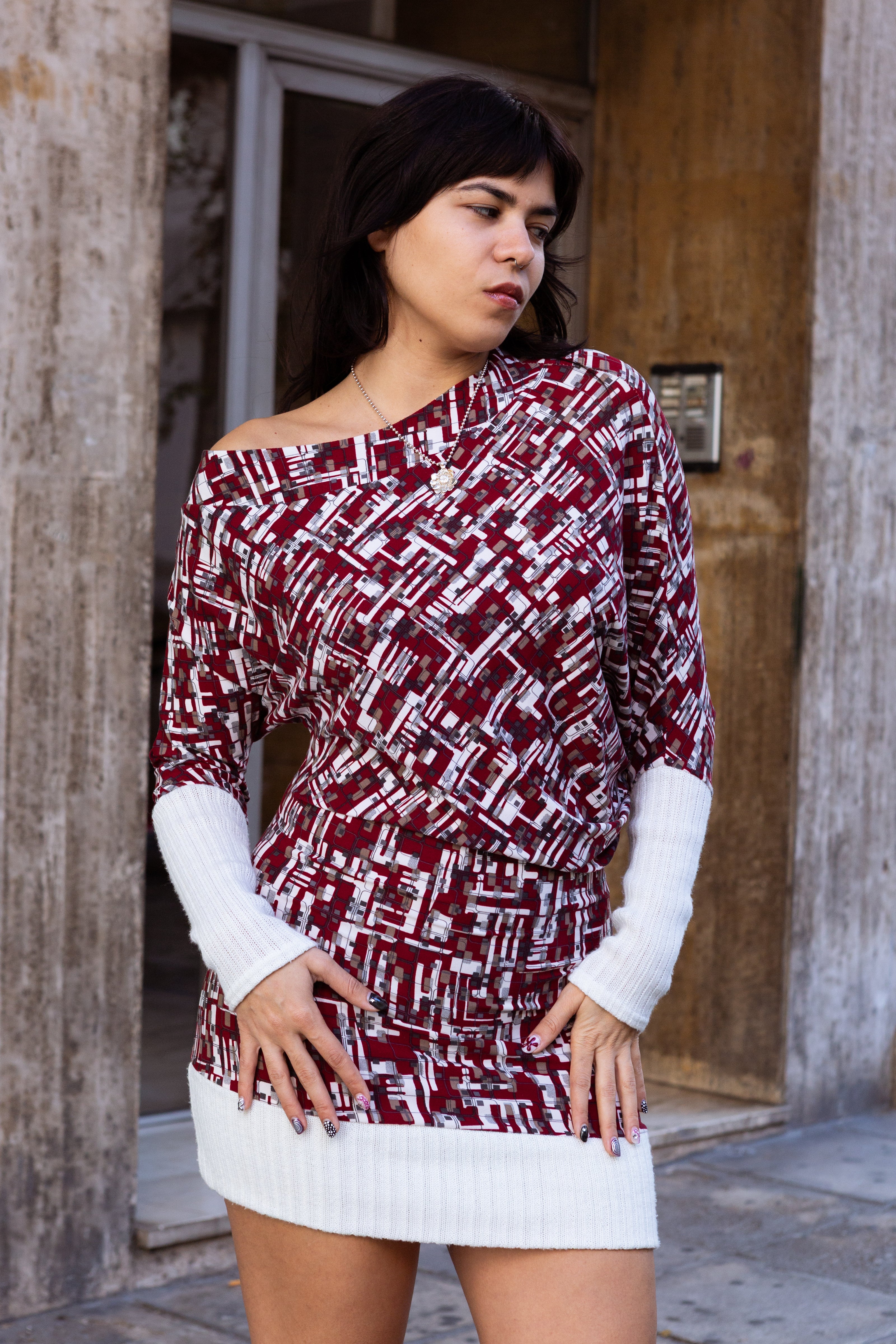 Super hot geometric pattern off-shoulder mini dress (M/L)