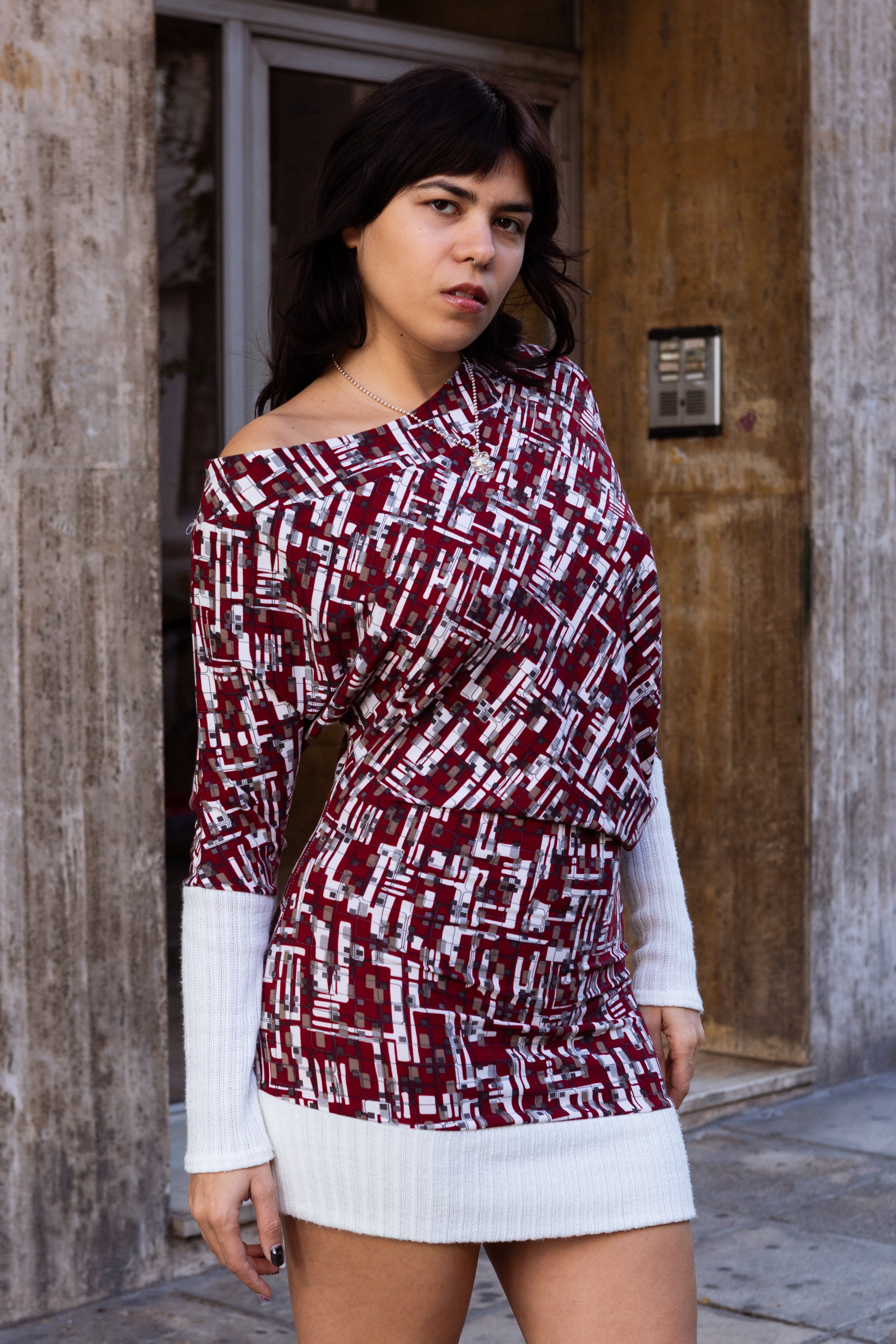 Super hot geometric pattern off-shoulder mini dress (M/L)