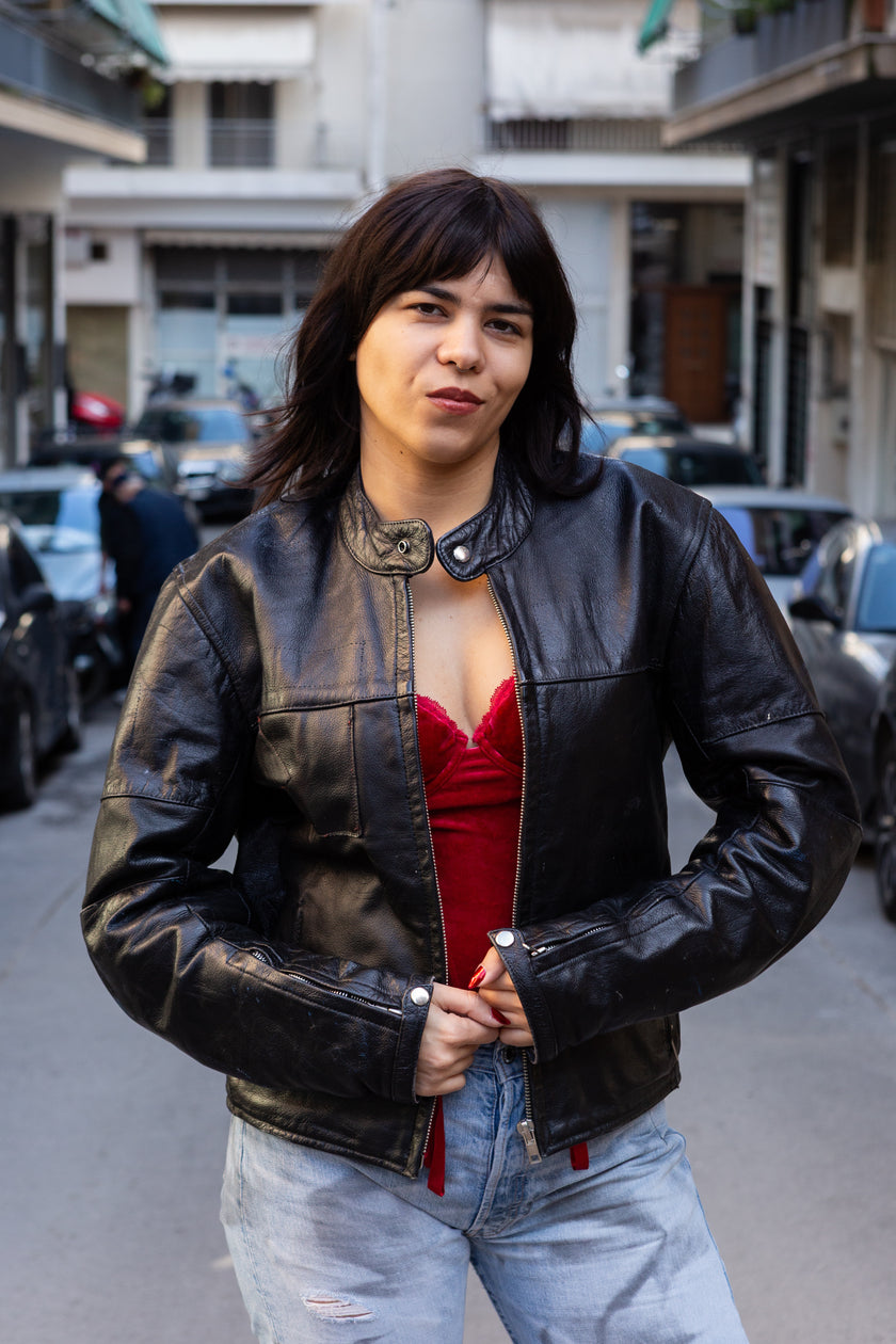 Woman’s vintage black leather jacket (M)