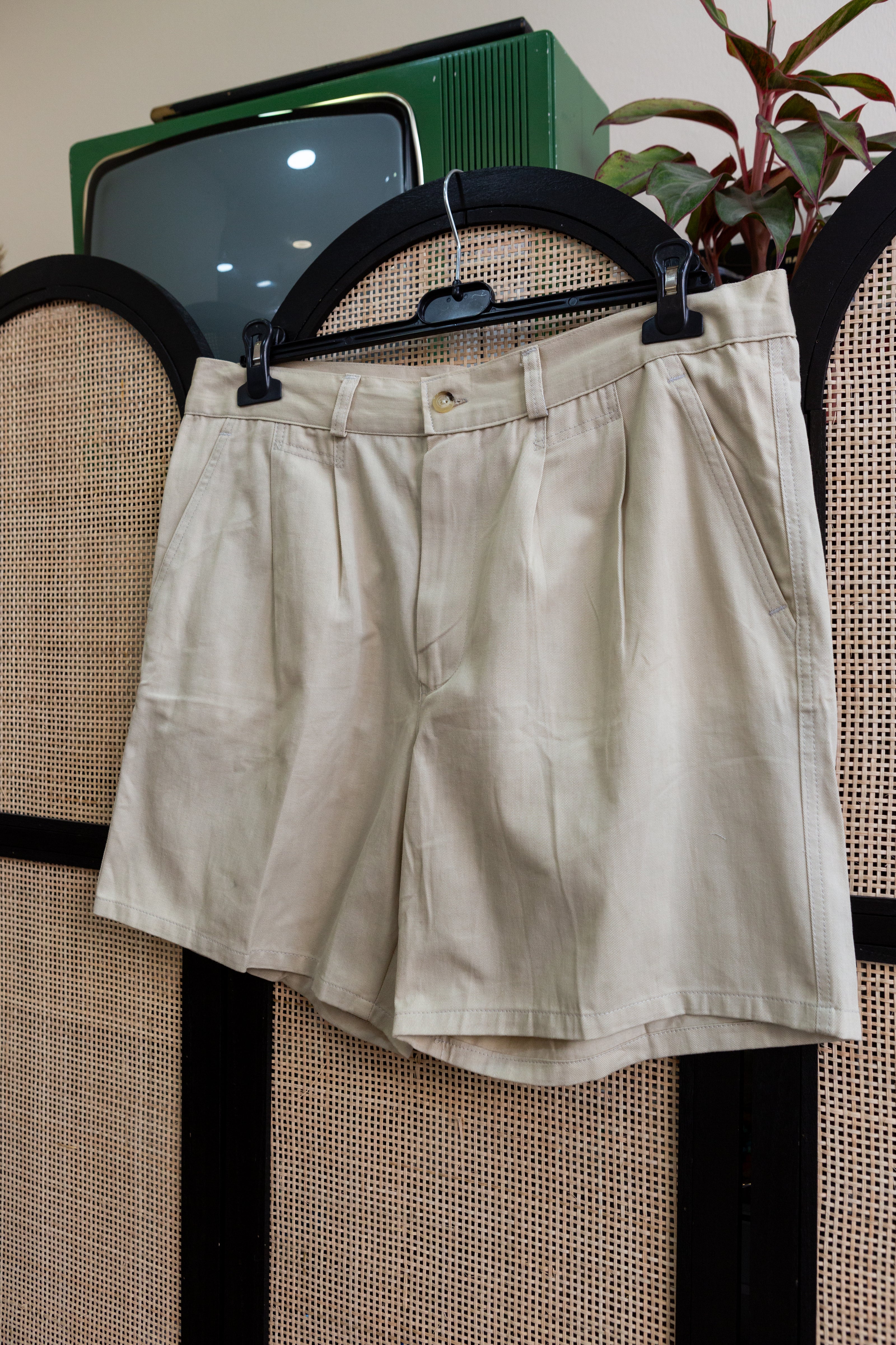 Vintage pleated chino shorts