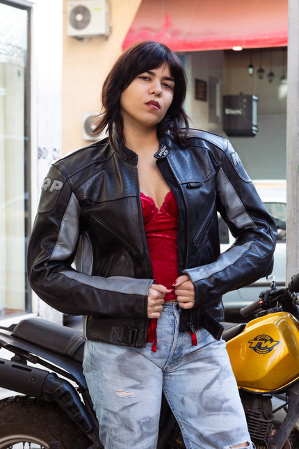 Woman’s leather motorcycle jacket (M/L)