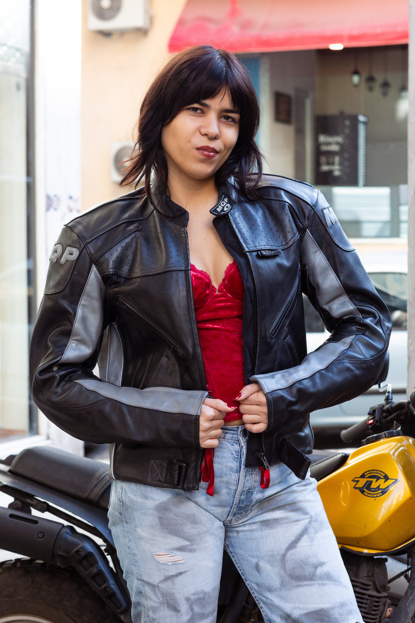 Woman’s leather motorcycle jacket (M/L)