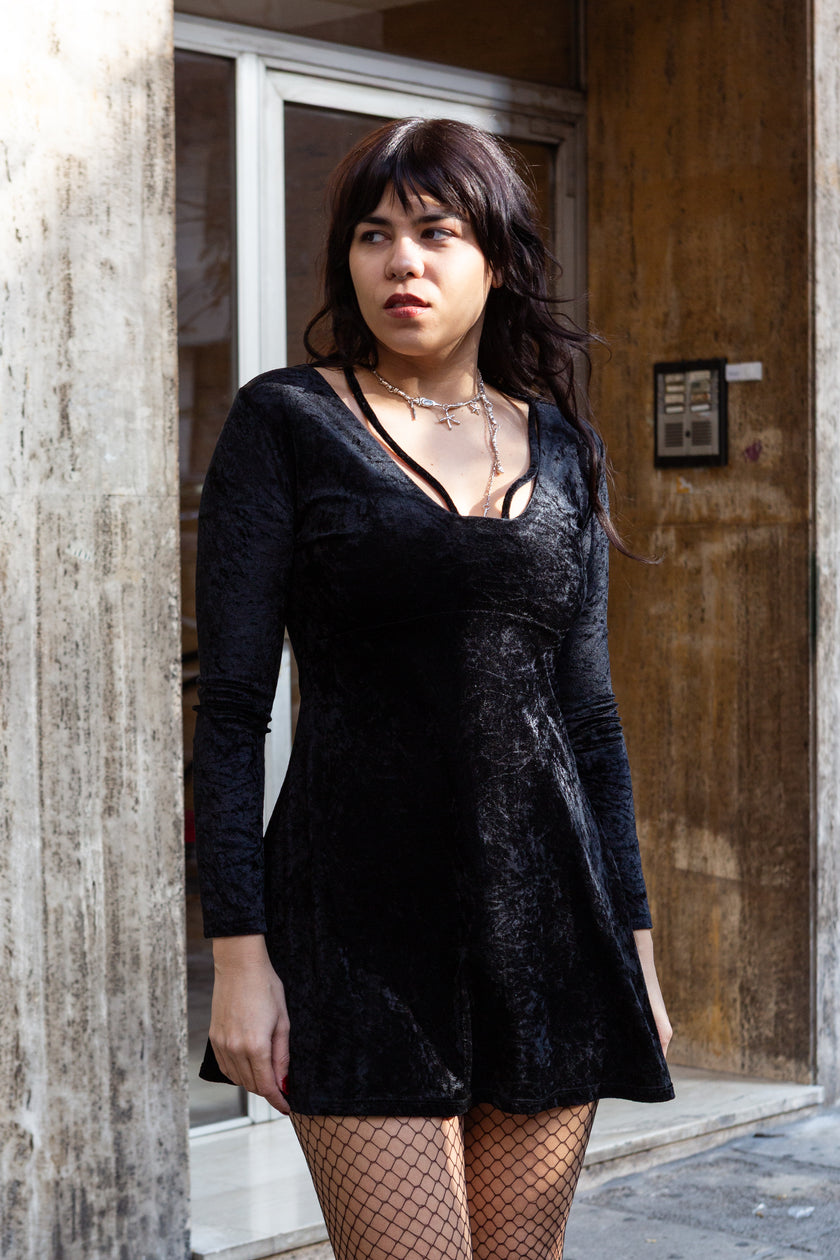 Super cute black velvet mini dress (S)