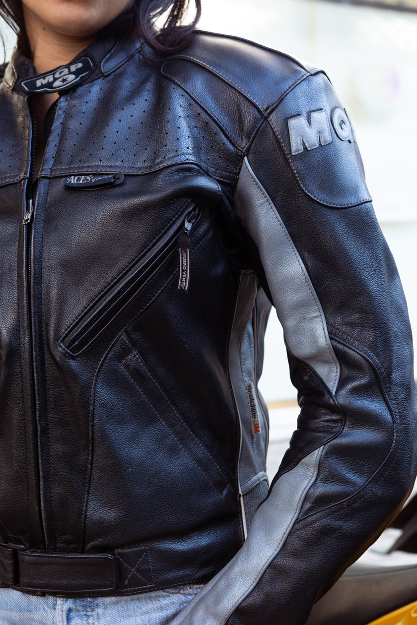 Woman’s leather motorcycle jacket (M/L)