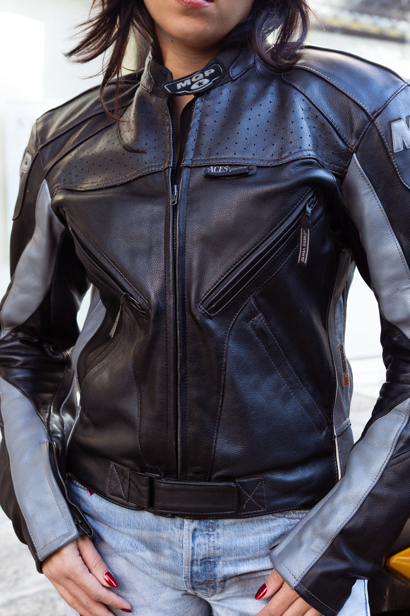 Woman’s leather motorcycle jacket (M/L)