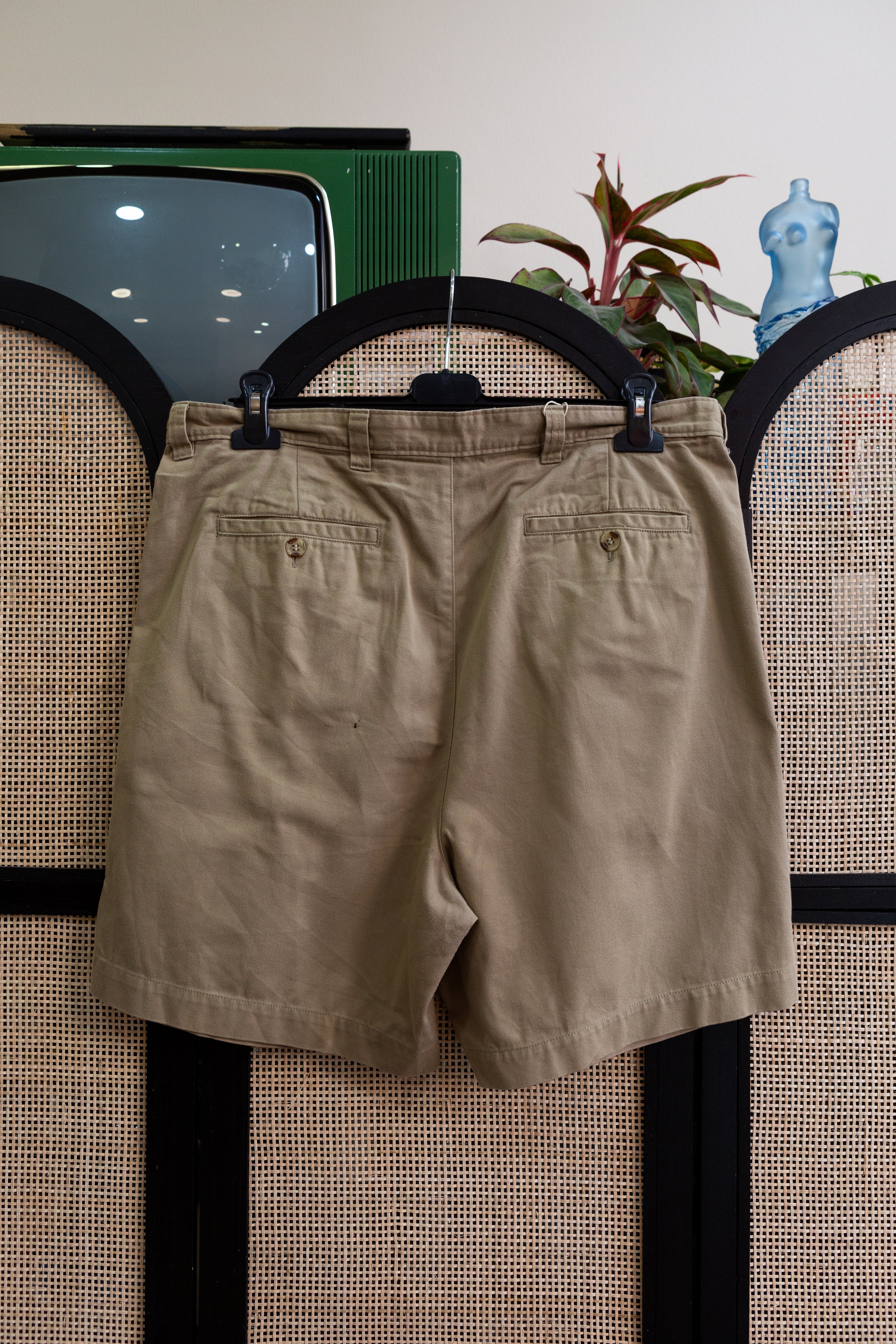 Men’s Vintage Pleated Chino Shorts