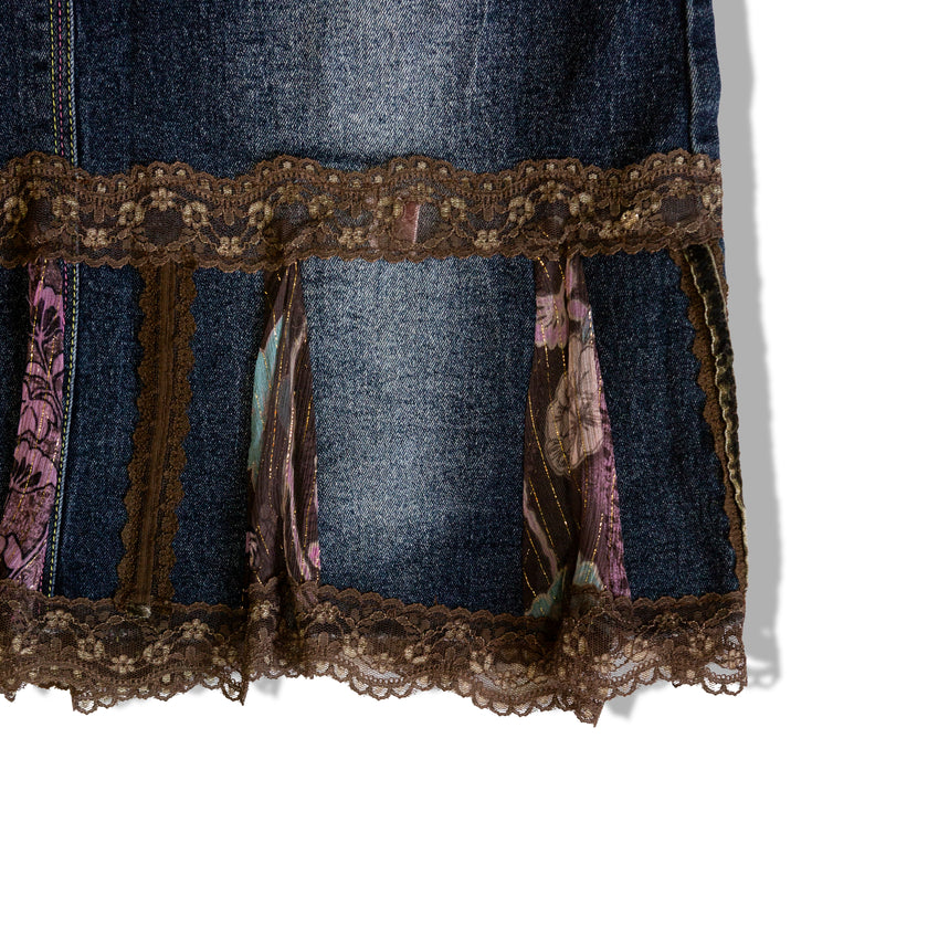 Vintage denim skirt with lace details (S)