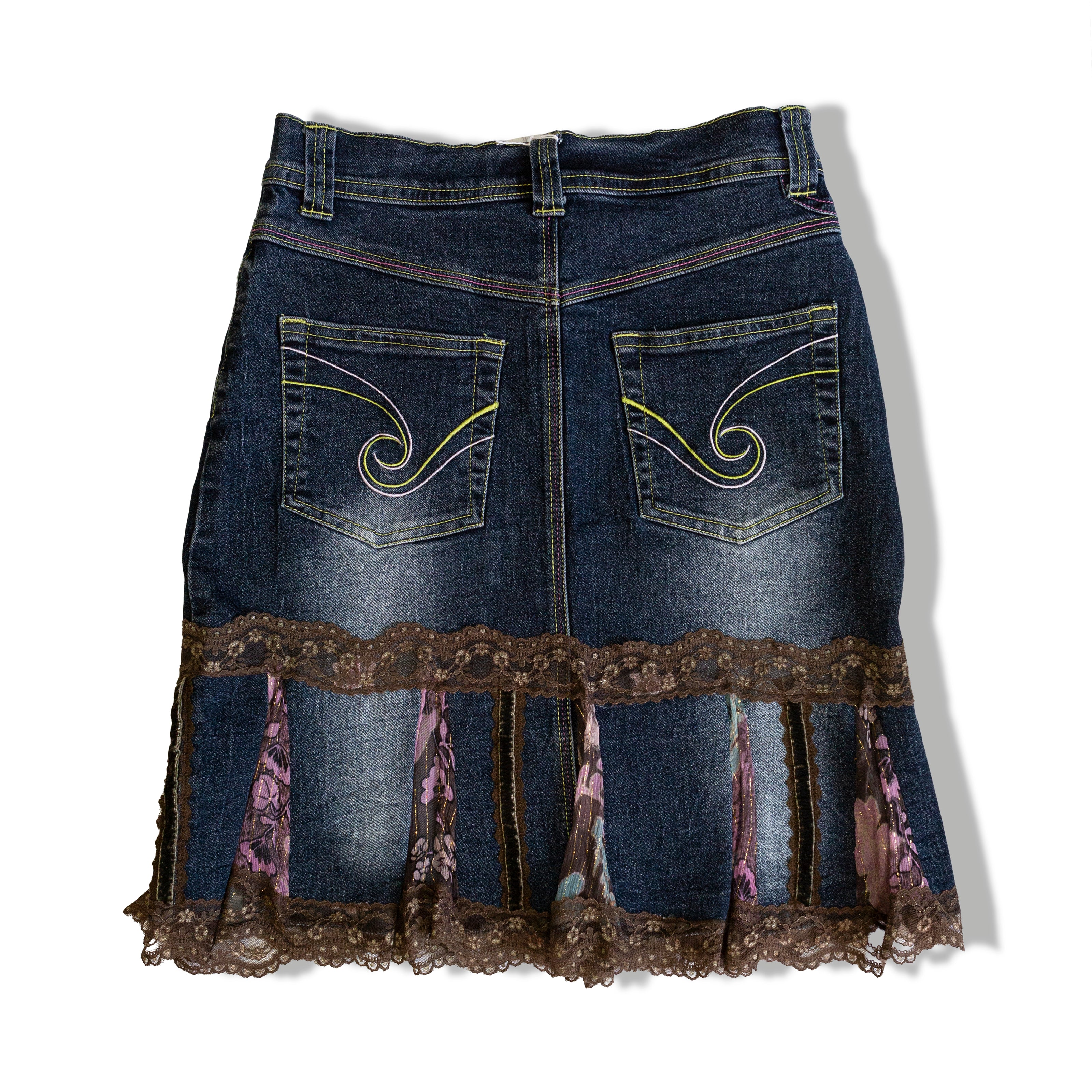 Vintage denim skirt with lace details (S)